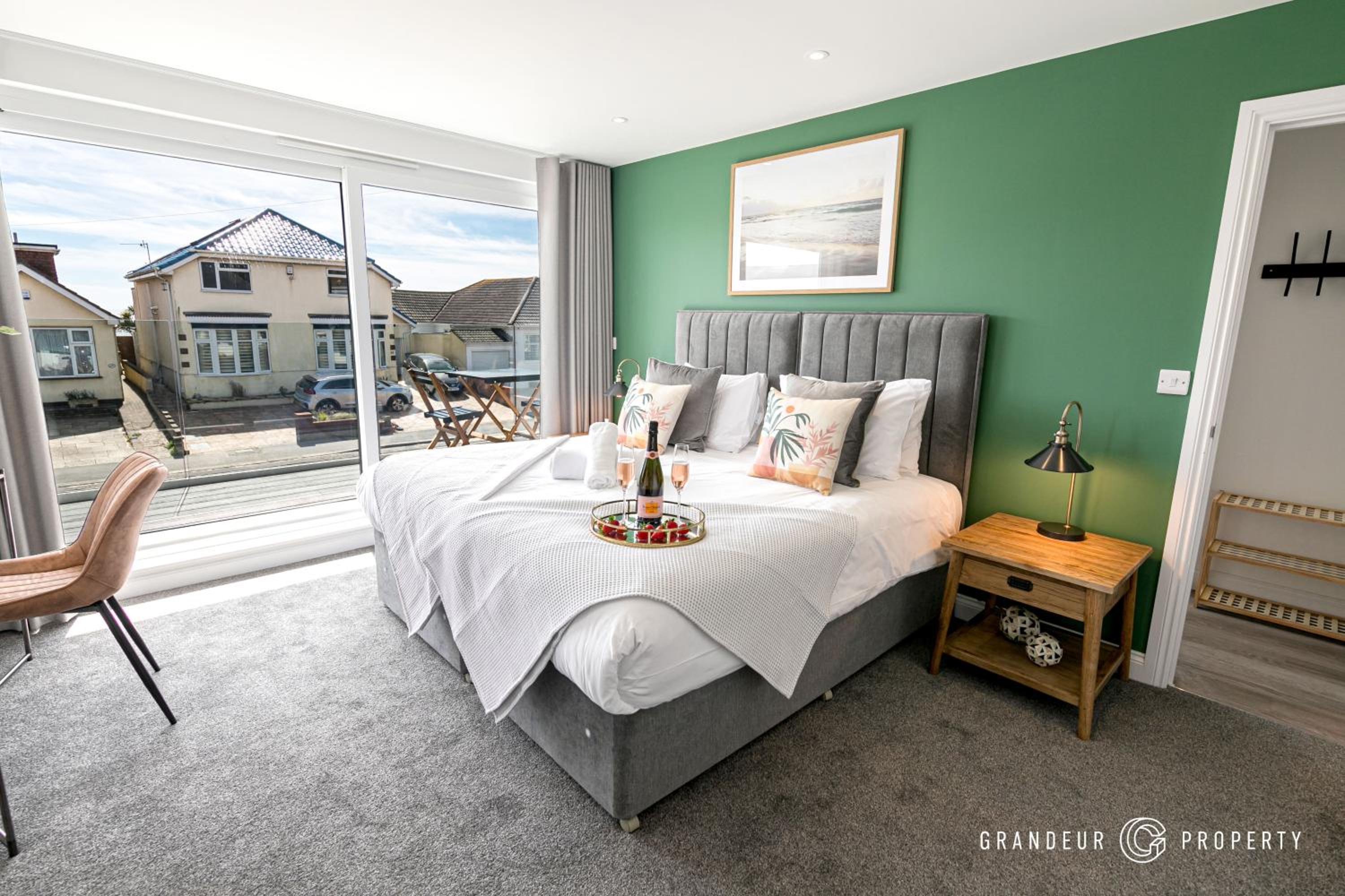HIDEAWAY by BOURNECOAST - A Stylish Apartment with a Balcony, SEA GLIMPSES and Parking - Just 10 Minutes Walk to the Sandy Beaches - FM8406 view 4