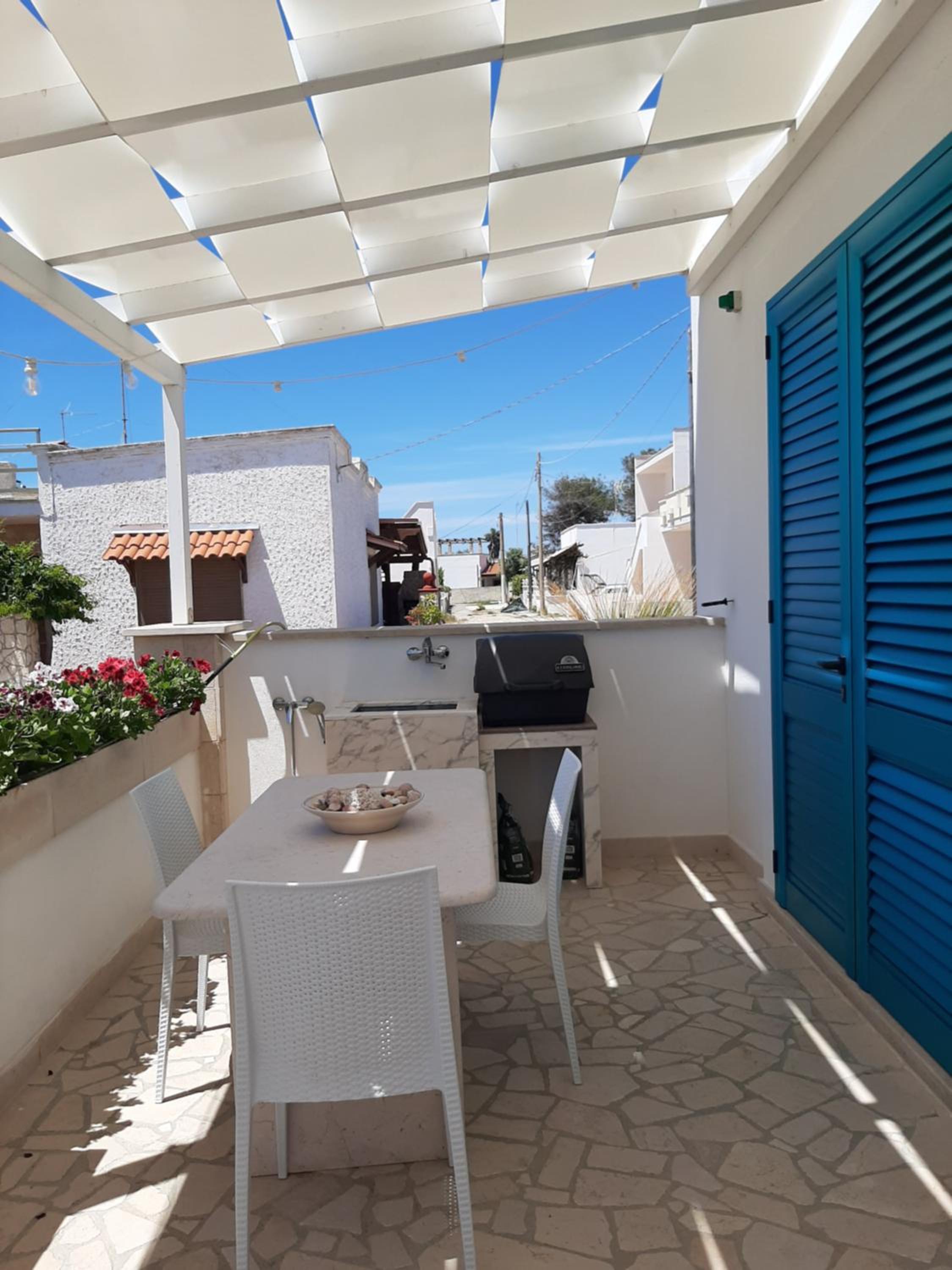 La Maison Blue a 100 mt dal mare - holiday2pet,com -