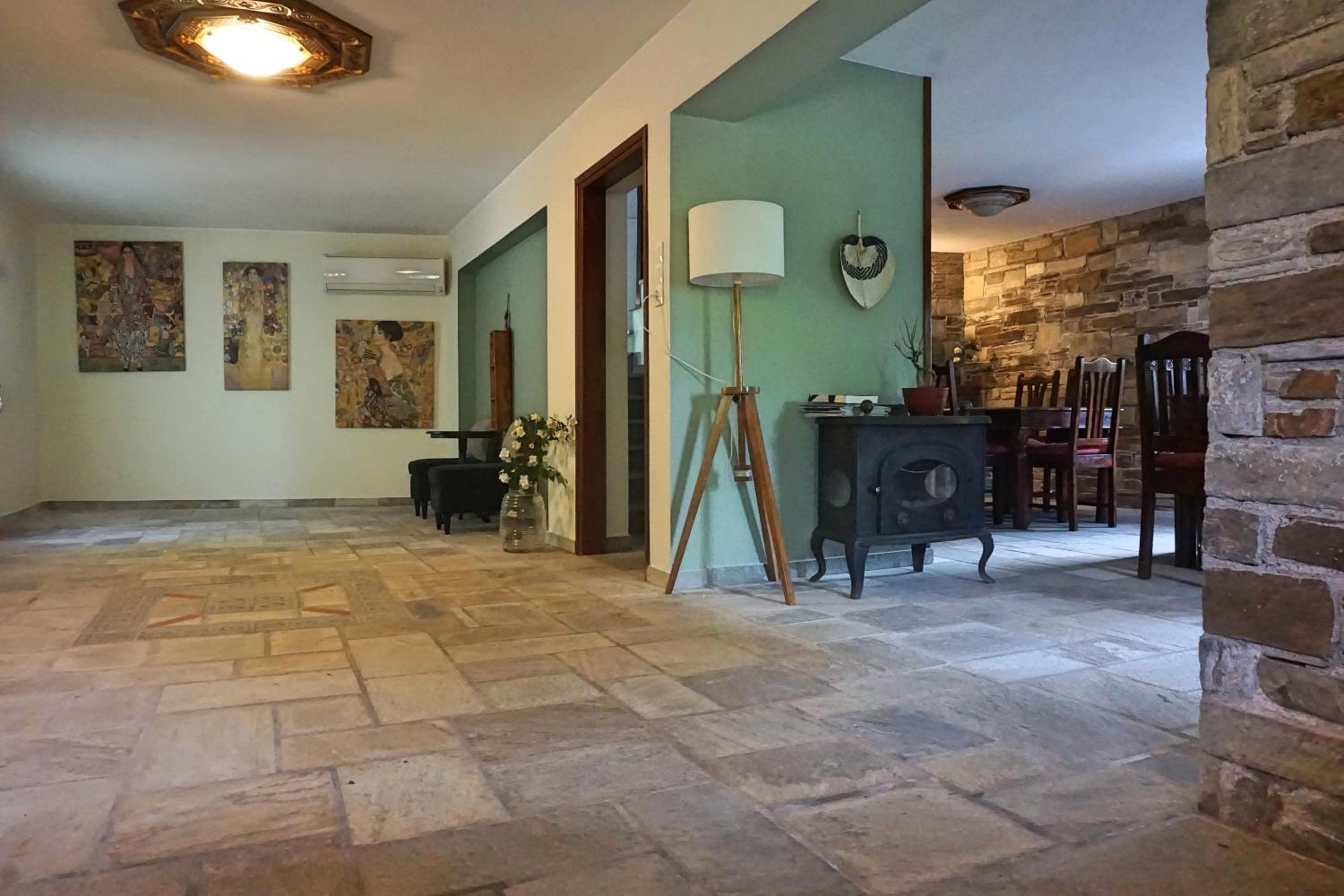 Artemisia House