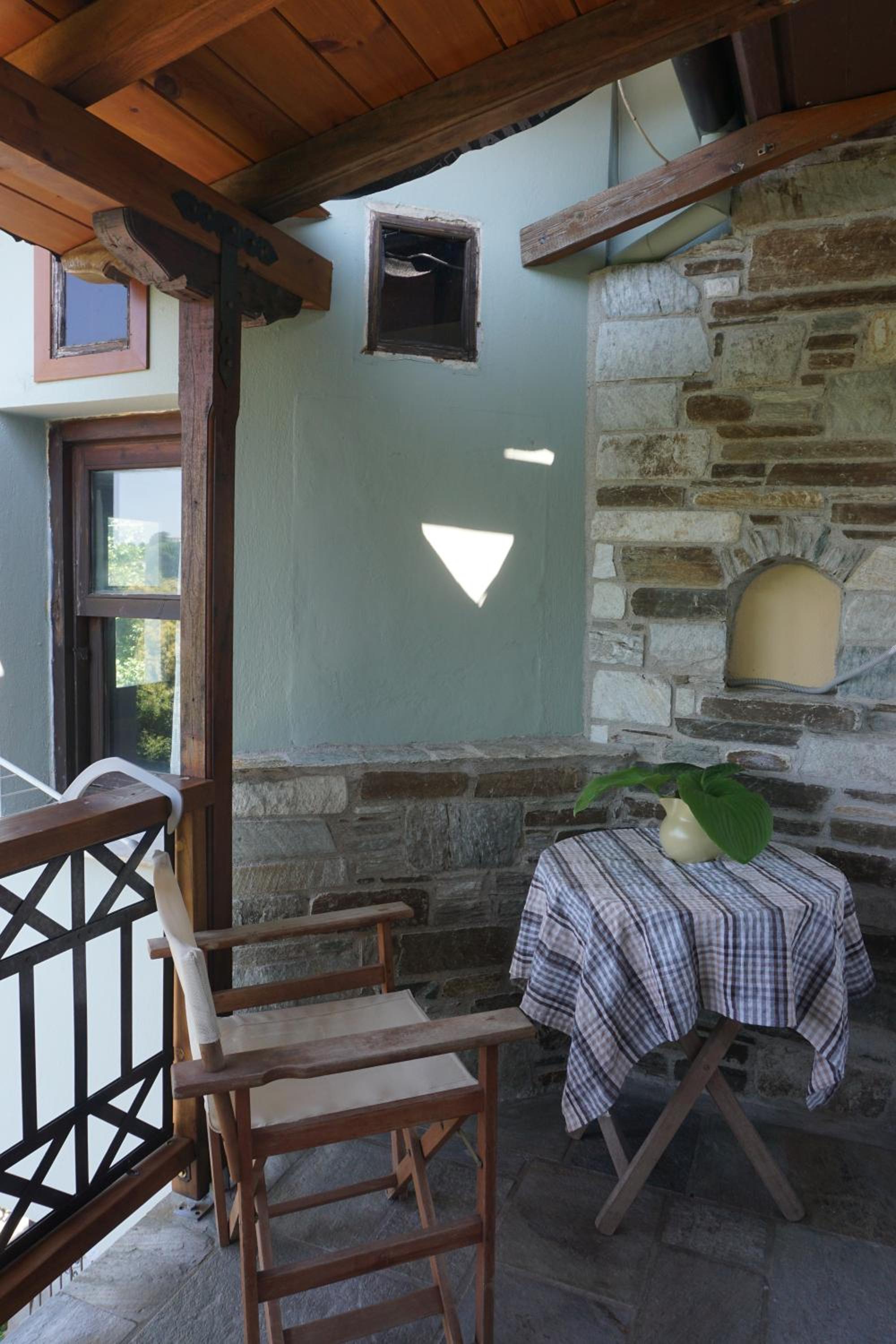 Artemisia House