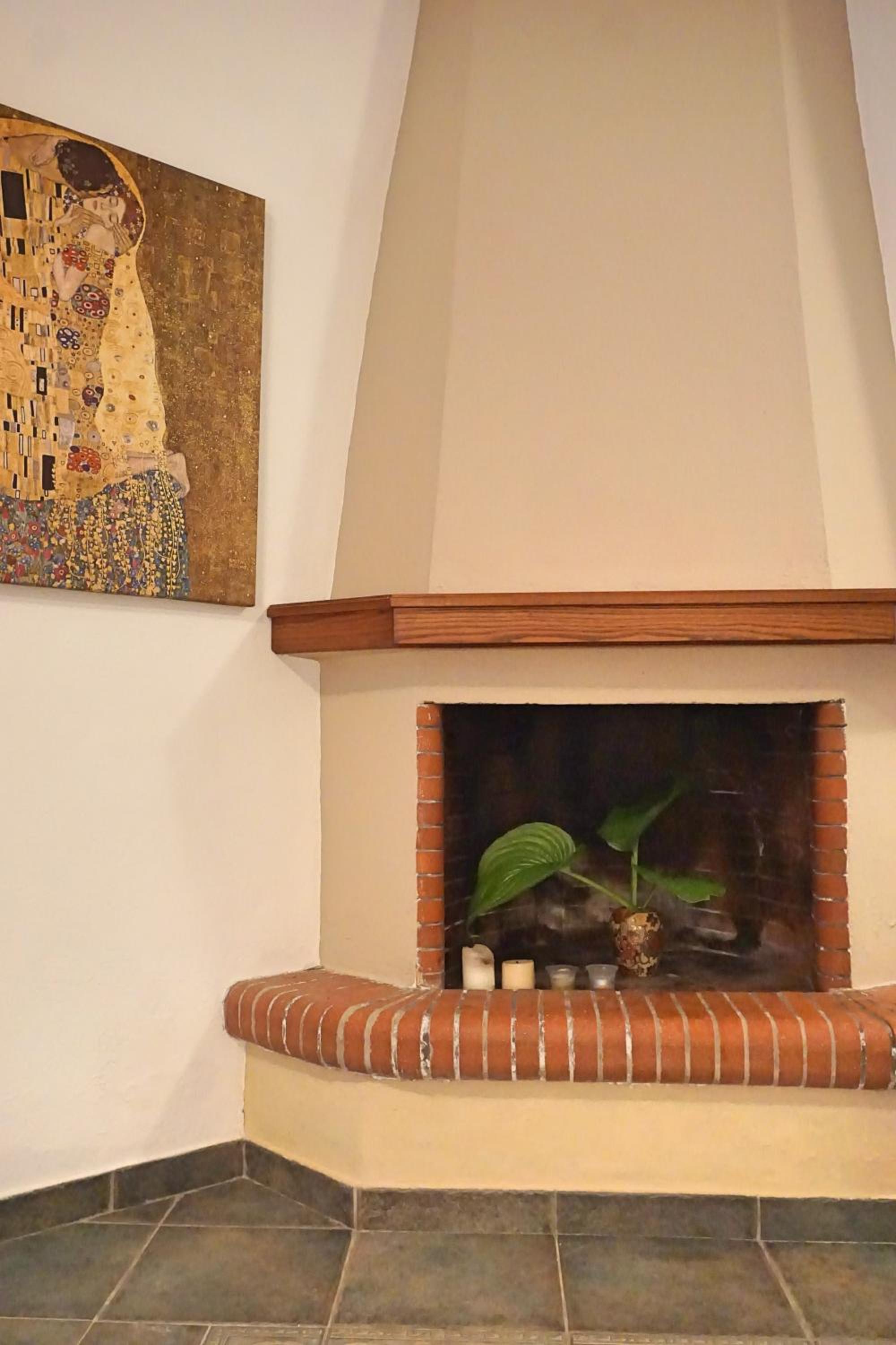 Artemisia House