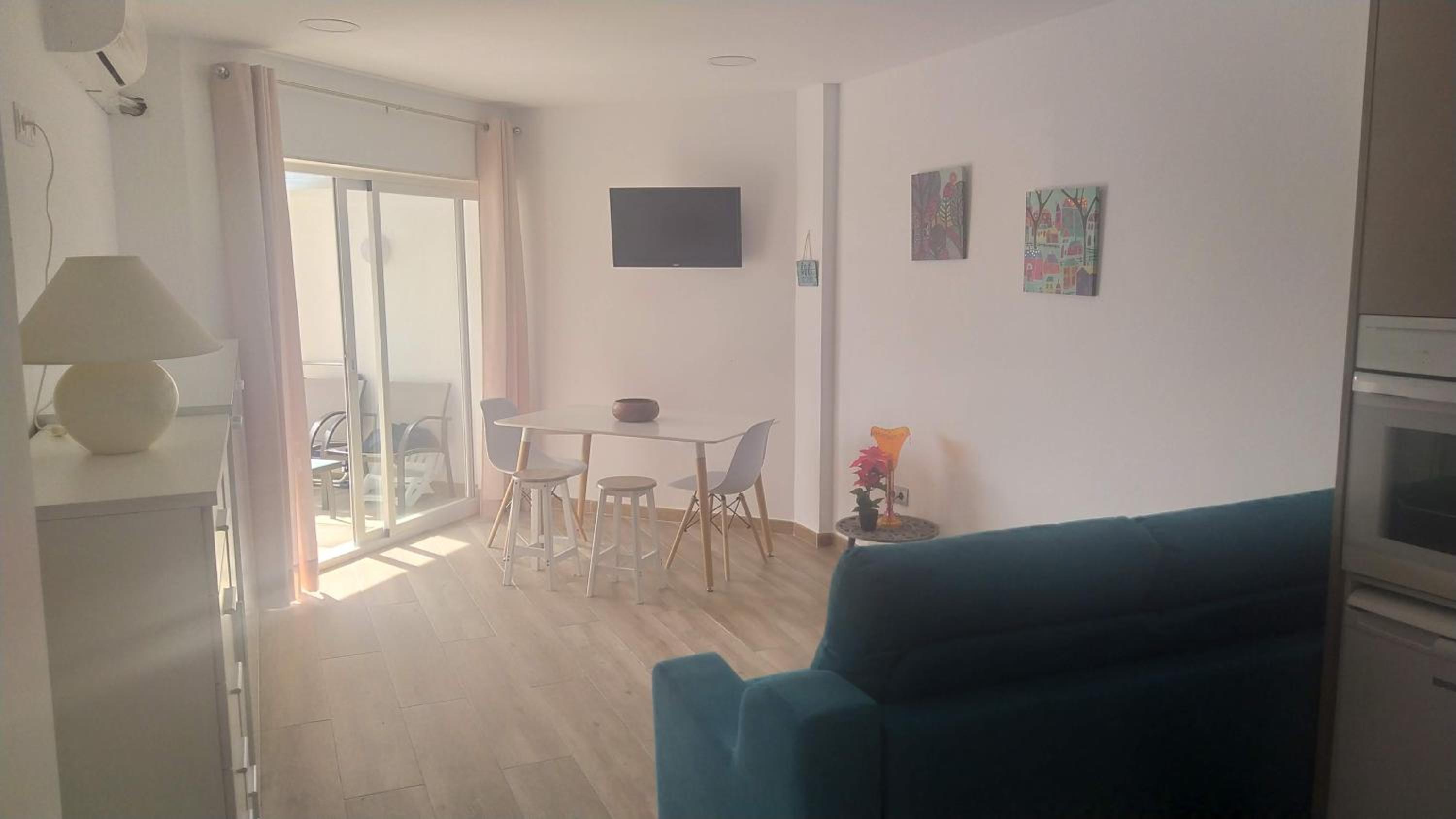 Apartamento Estudio en Chinasol Primera Línea Playa San Cristóbal view 3