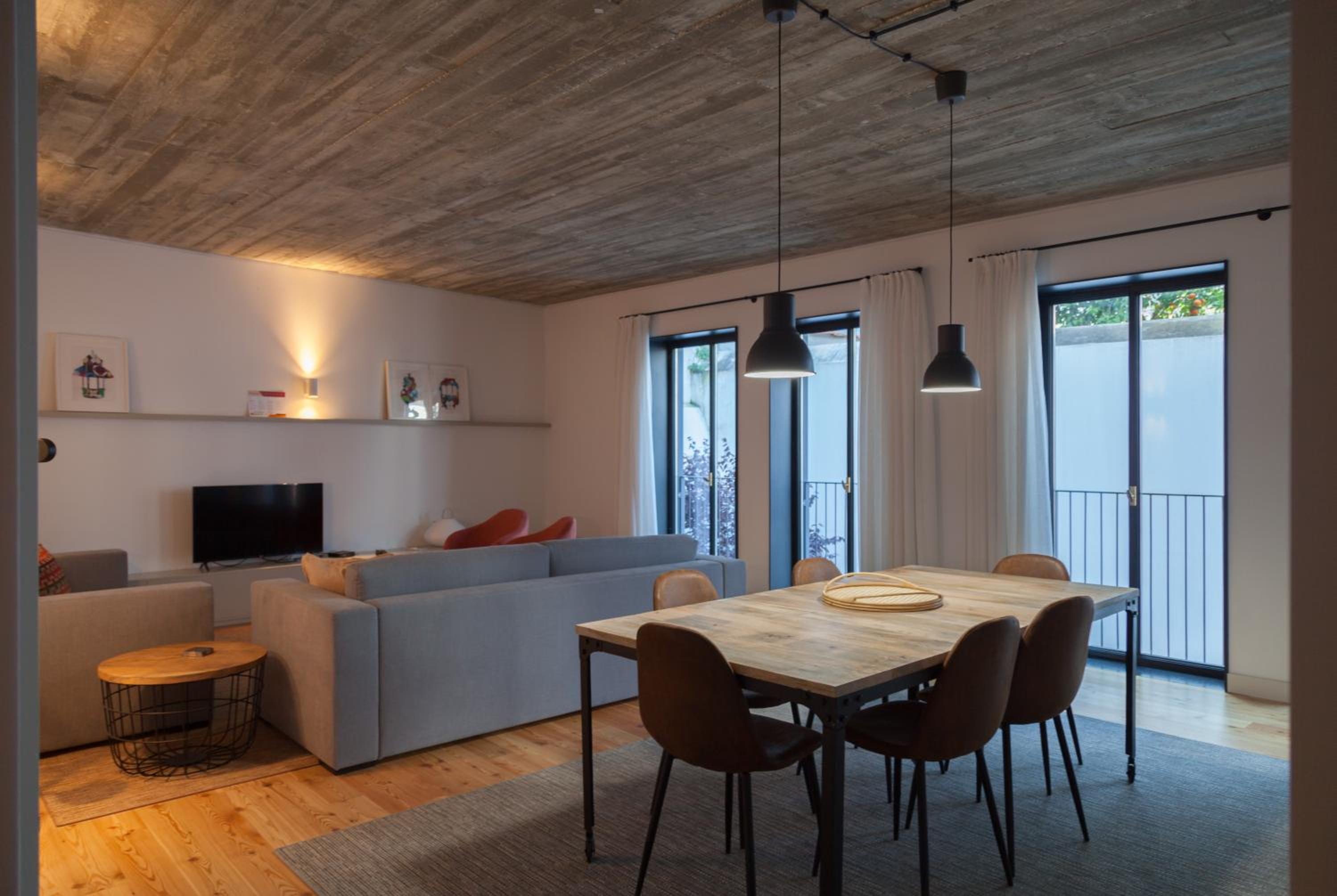 FLH Intendente Cozy Industrial Flat view 2