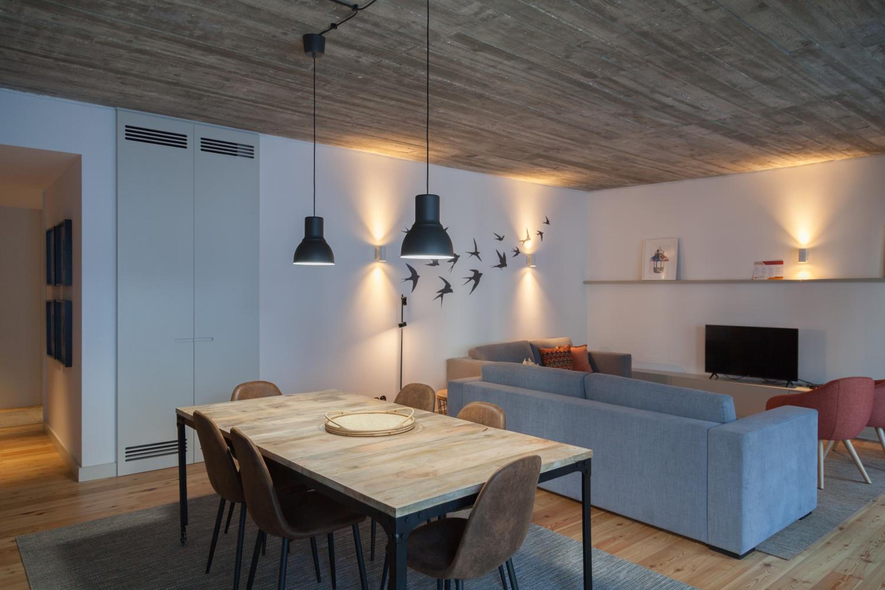 FLH Intendente Cozy Industrial Flat view 5