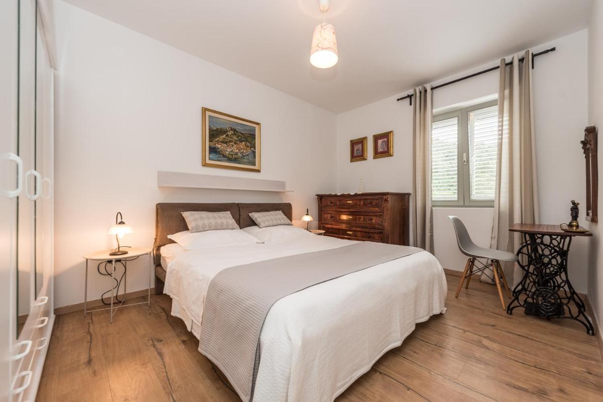 Villa Calendula view 2