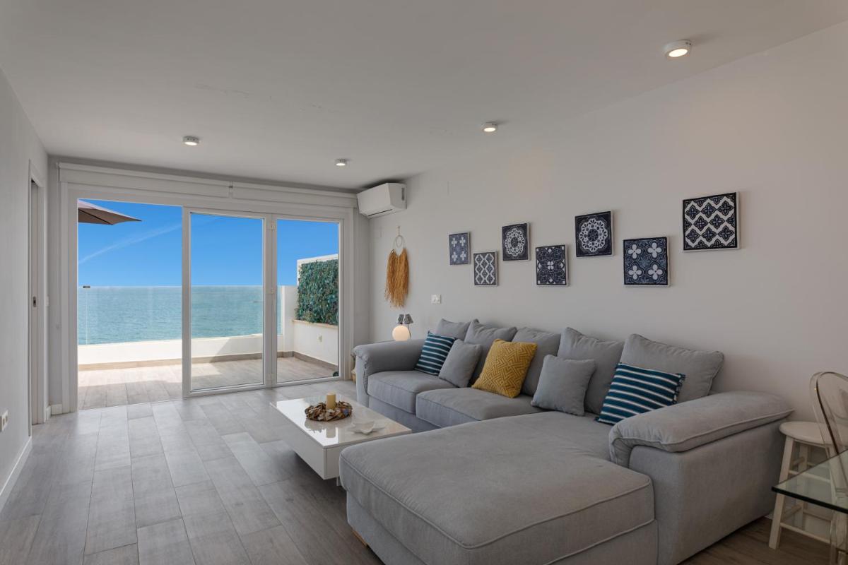 100% SEAVIEW, 2 minutes to the BEACH and PARKING photo 4