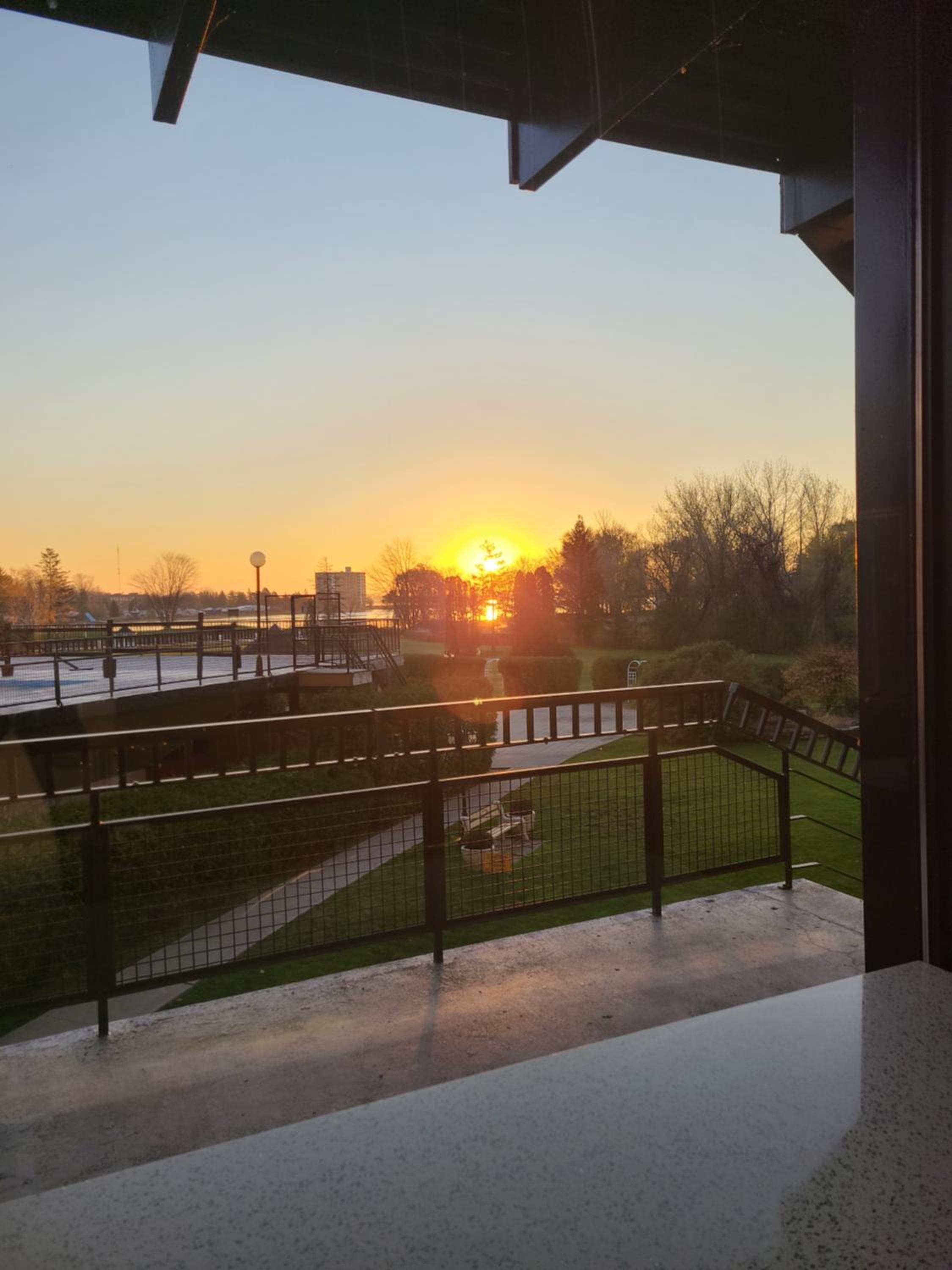 Belleville Vacations - Ramada by Wyndham Belleville Harbourview Conference Center - Property Image 10