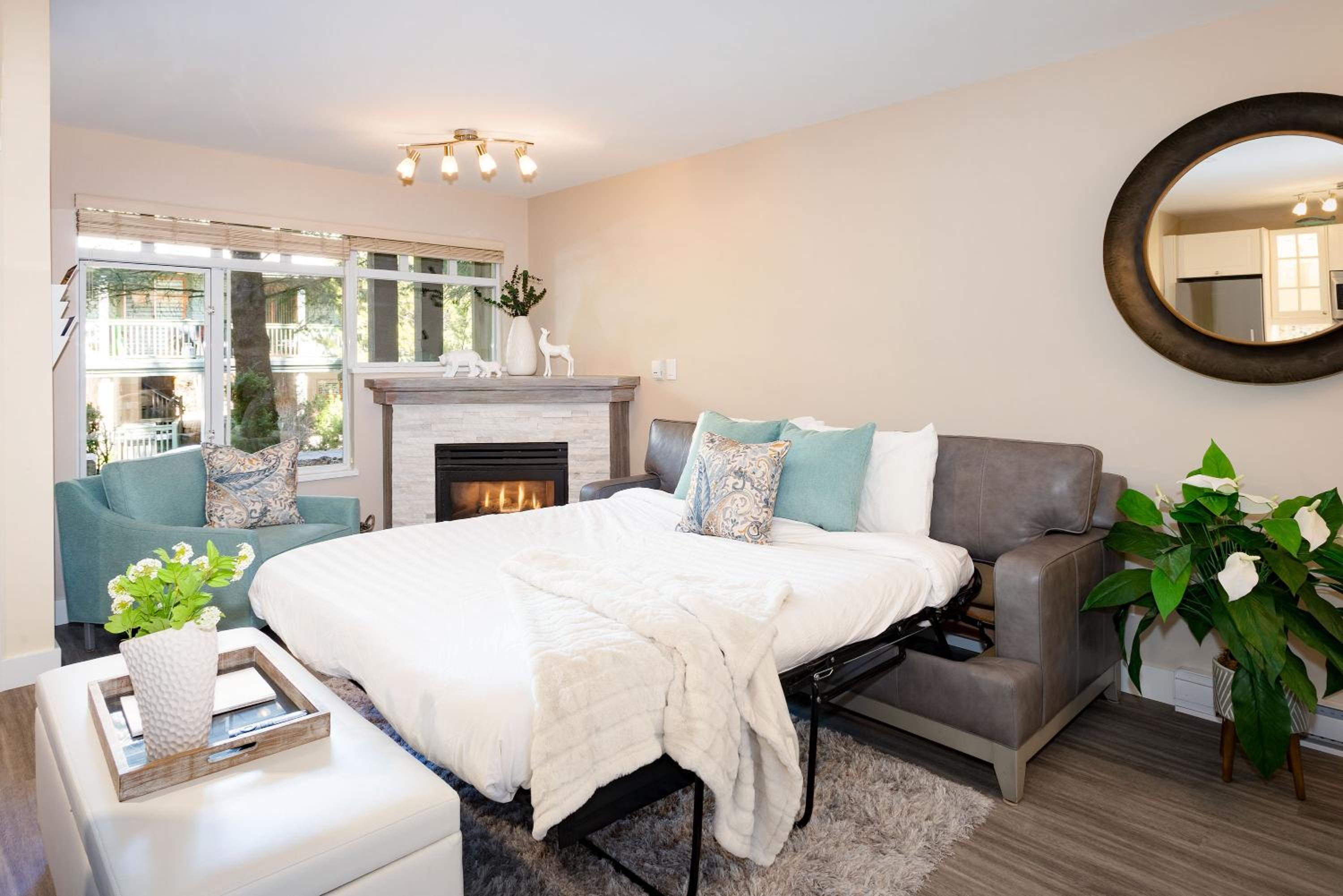 Renovated & Spacious 1bed/2bath Whistler Village
