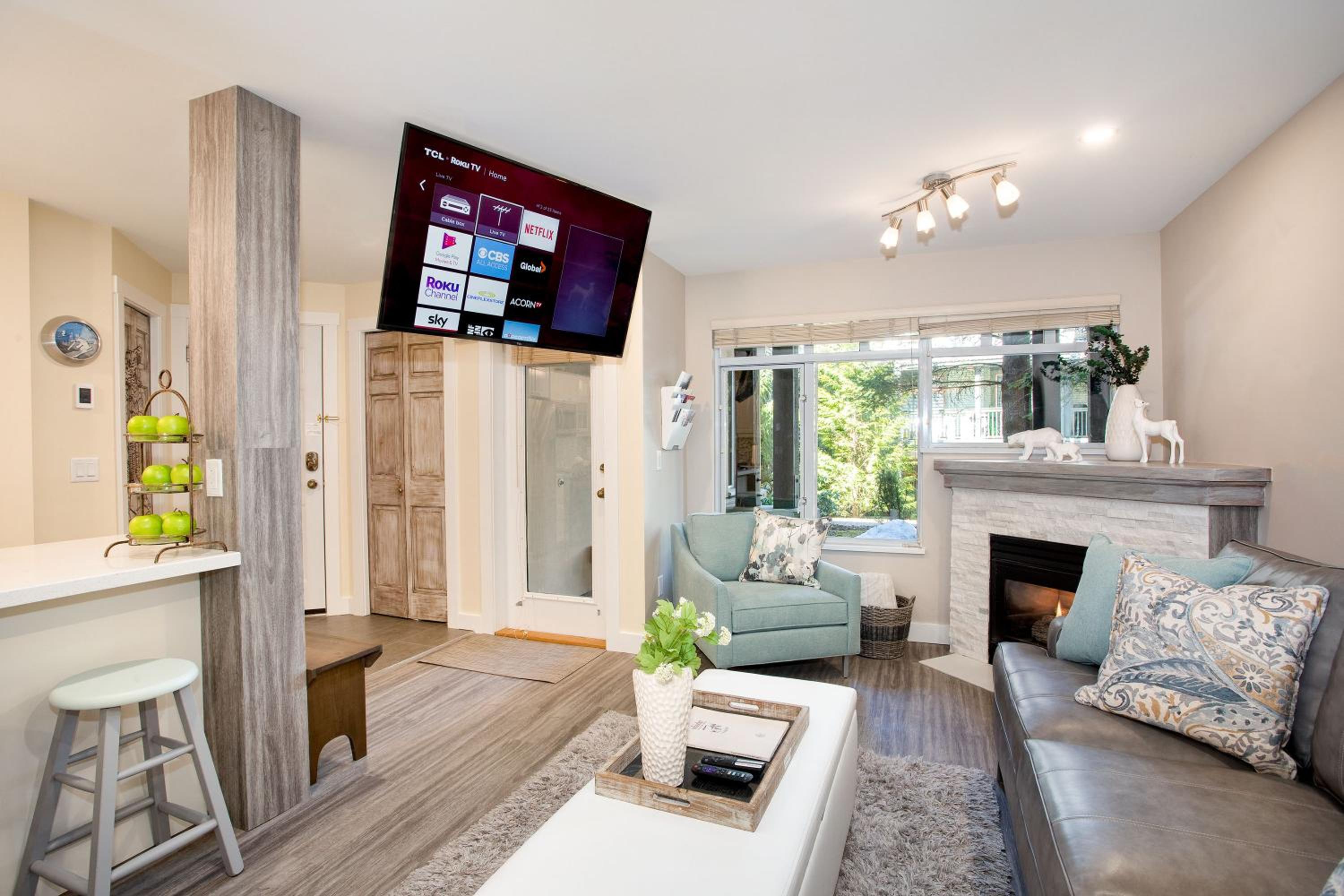 Renovated & Spacious 1bed/2bath Whistler Village
