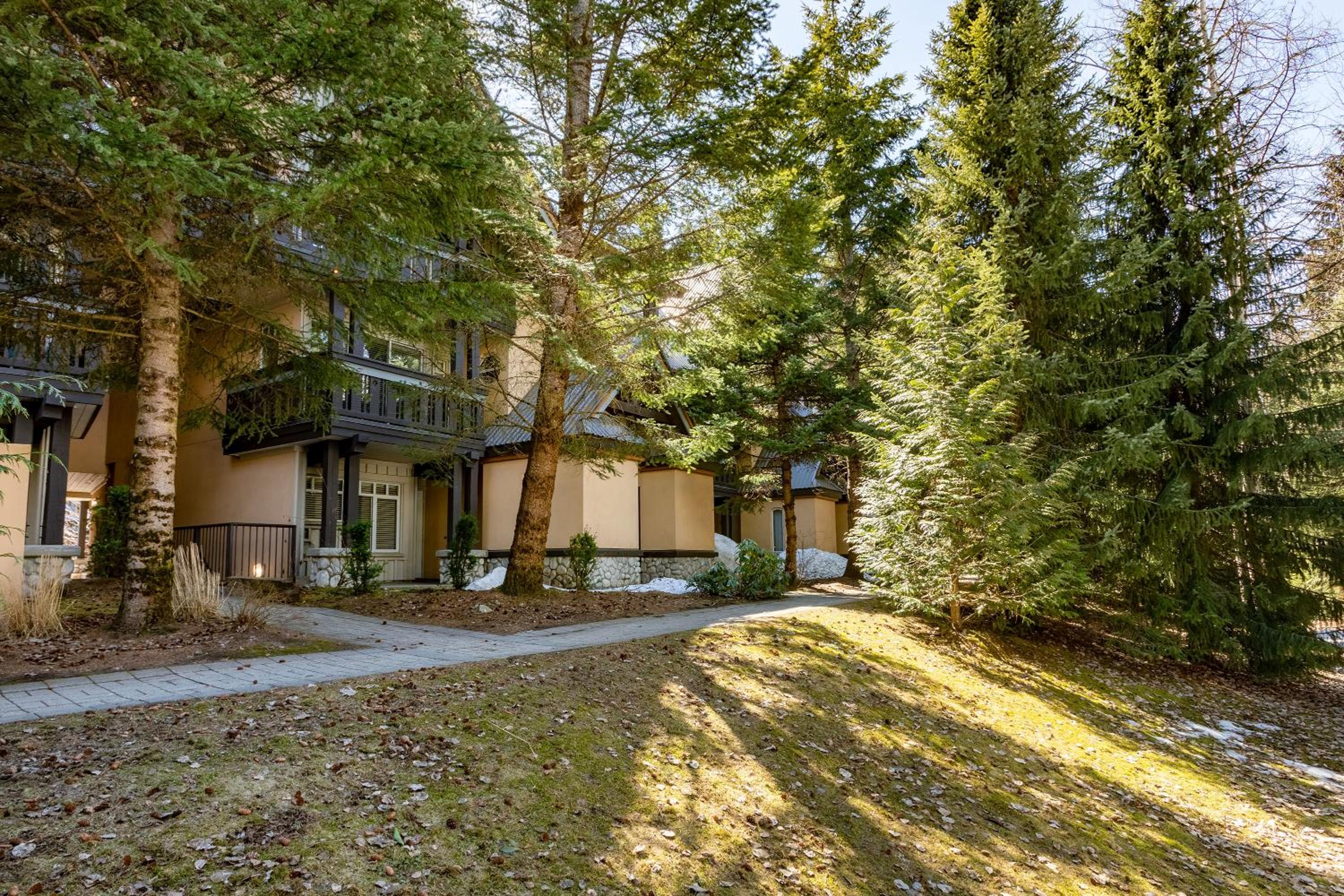 Renovated & Spacious 1bed/2bath Whistler Village