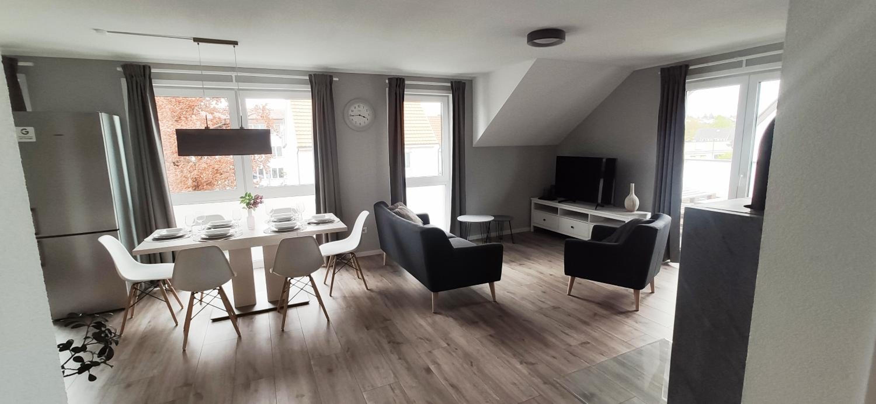 moderne Neubau-Wohnung mit Kamin und 35qm Dachterrasse view 3