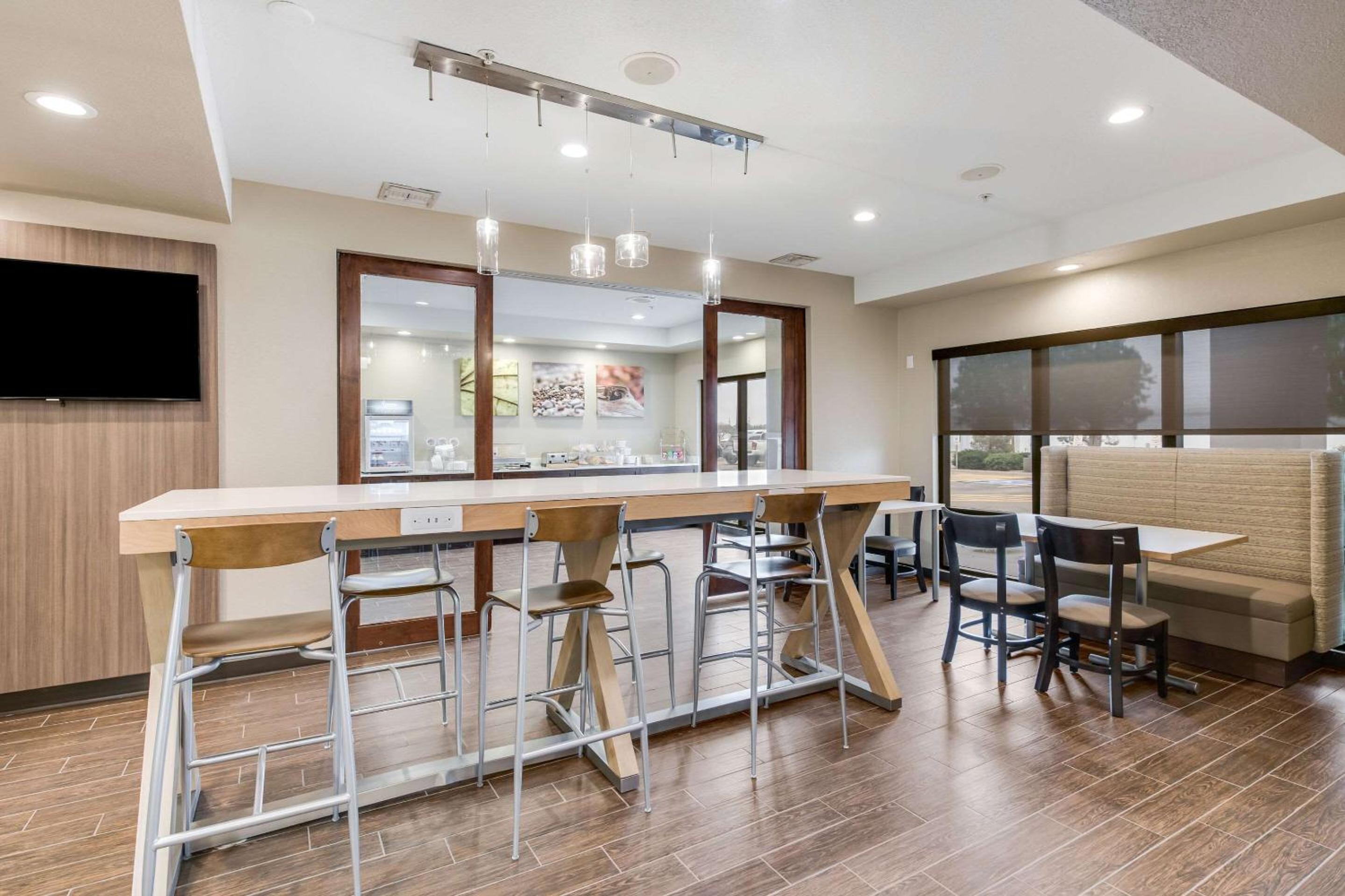 Clovis Vacations - Sleep Inn - Property Image 7