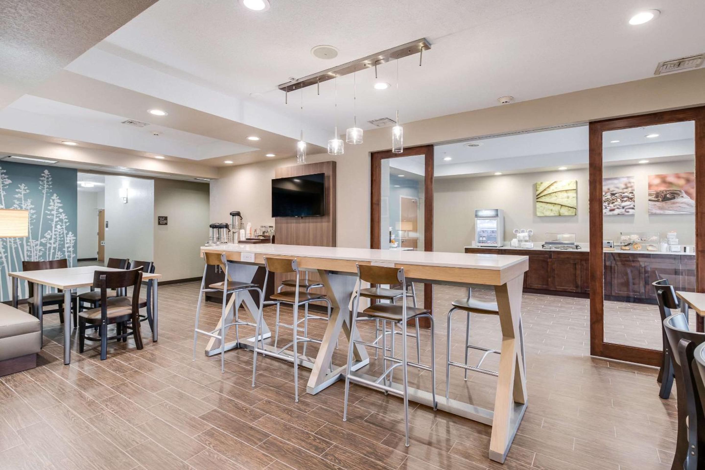 Clovis Vacations - Sleep Inn - Property Image 6
