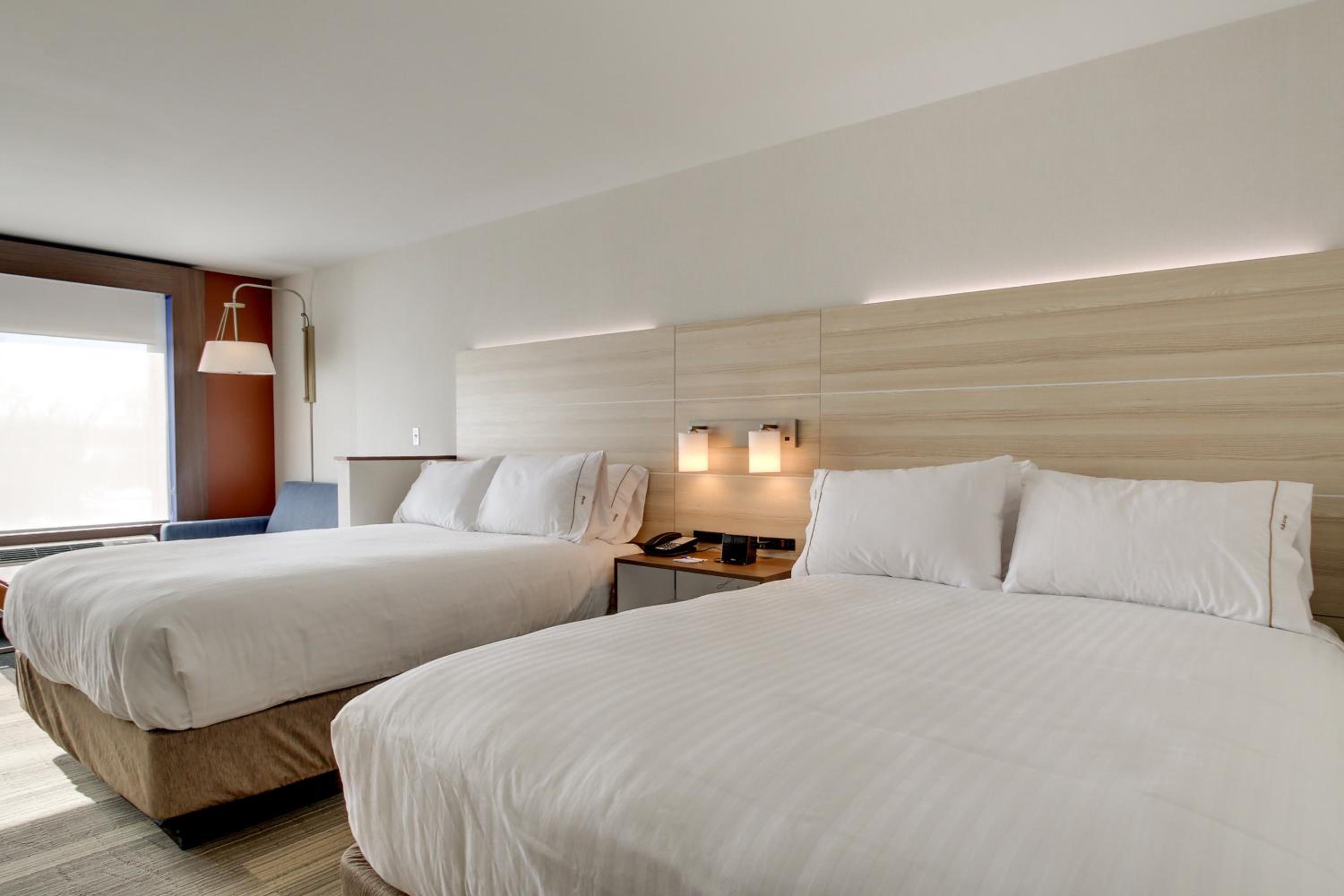 Galesburg Vacations - Holiday Inn Express Suites Galesburg, an IHG Hotel - Property Image 32