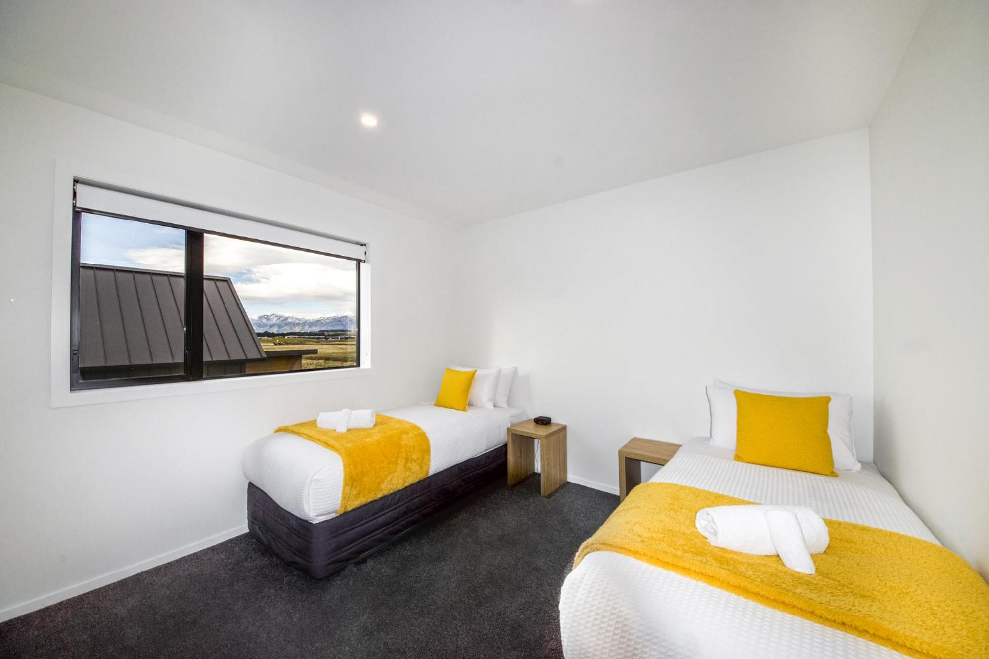 Alpine Meadows, Wanaka view 2