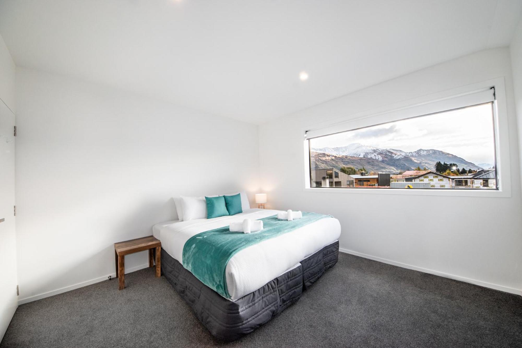 Alpine Meadows, Wanaka view 4