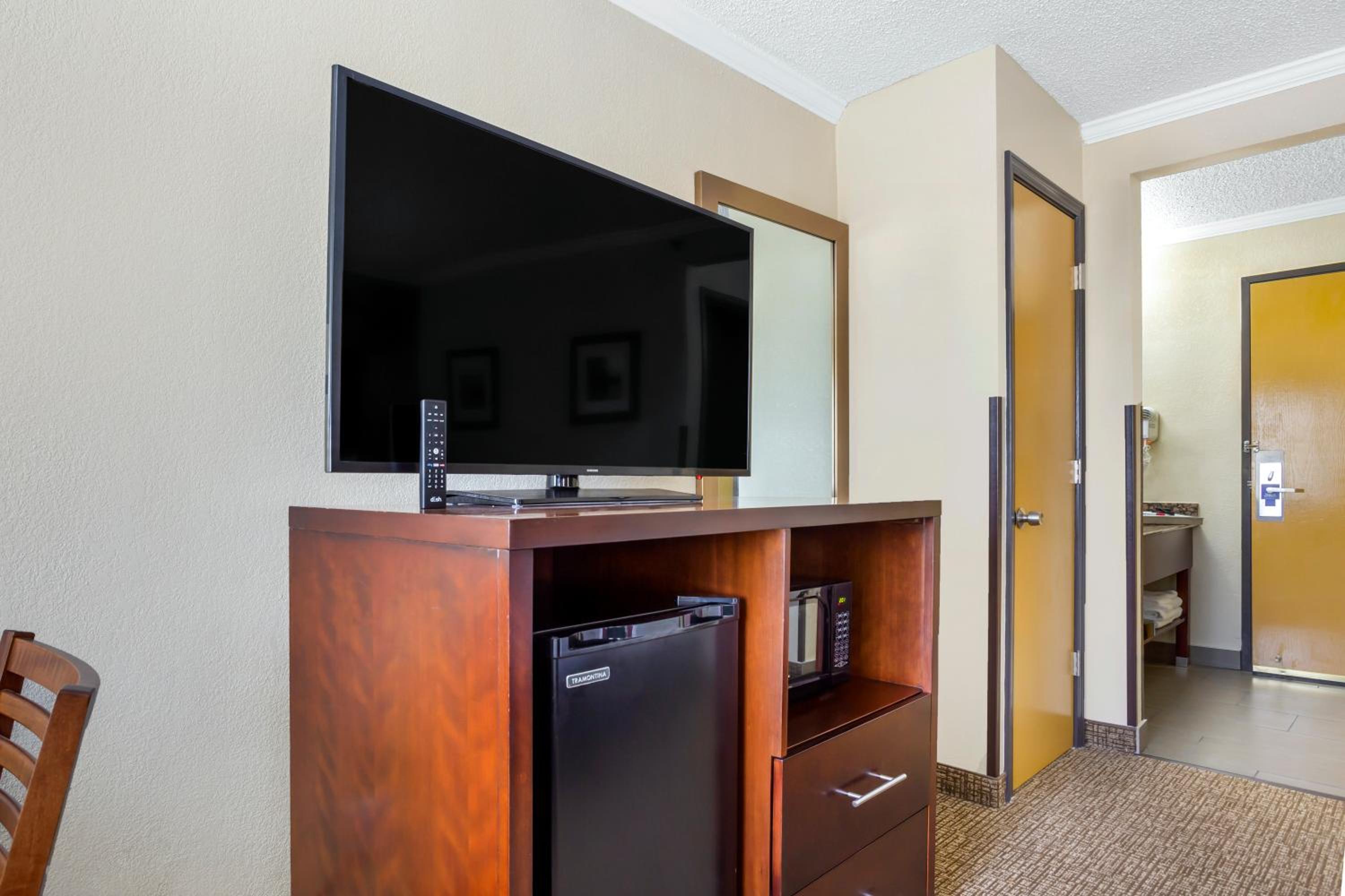 Hoffman Estates Vacations - Comfort Inn Hoffman Estates - Schaumburg - Property Image 5