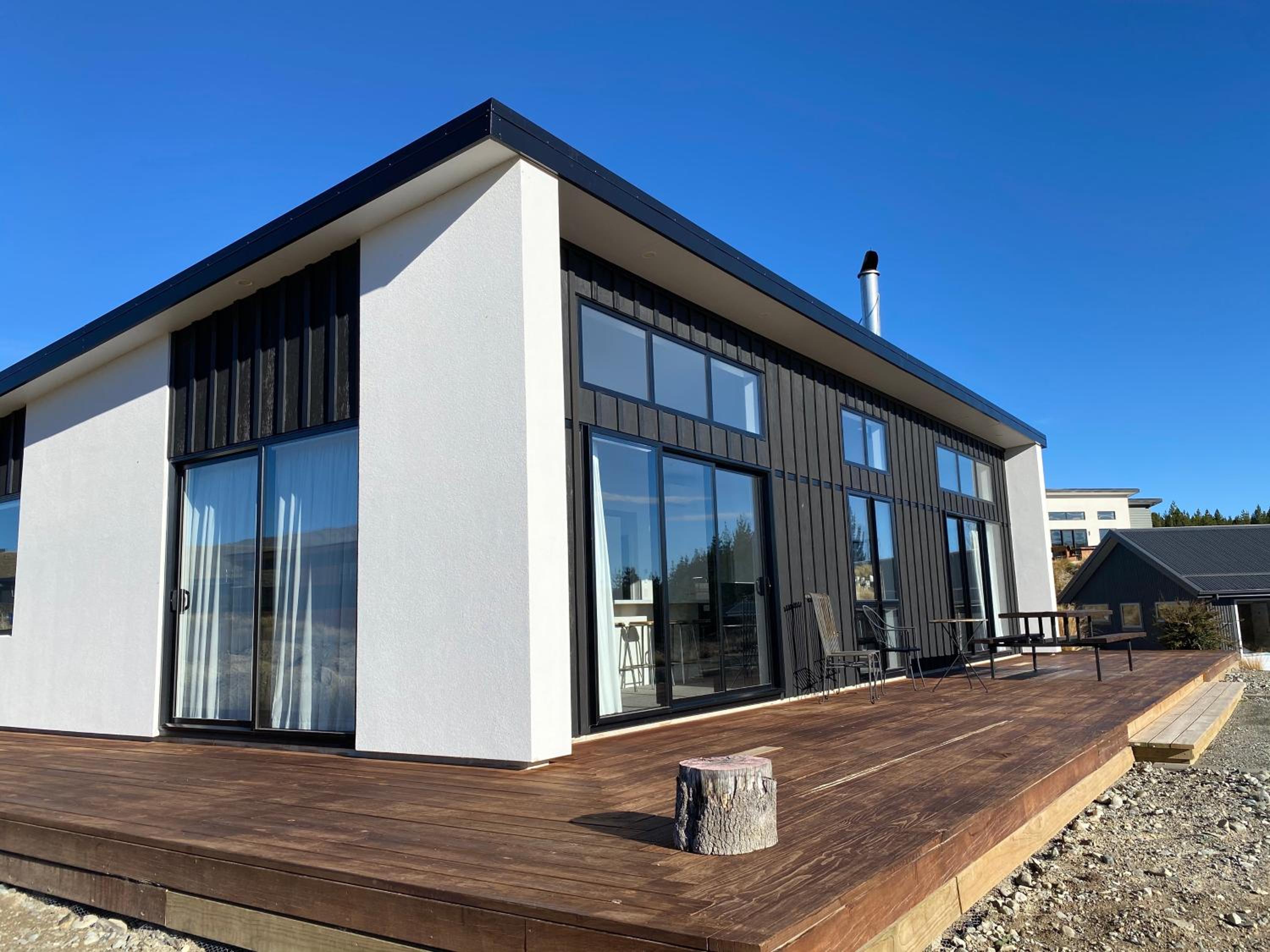 Hotel Flat White - Image 1