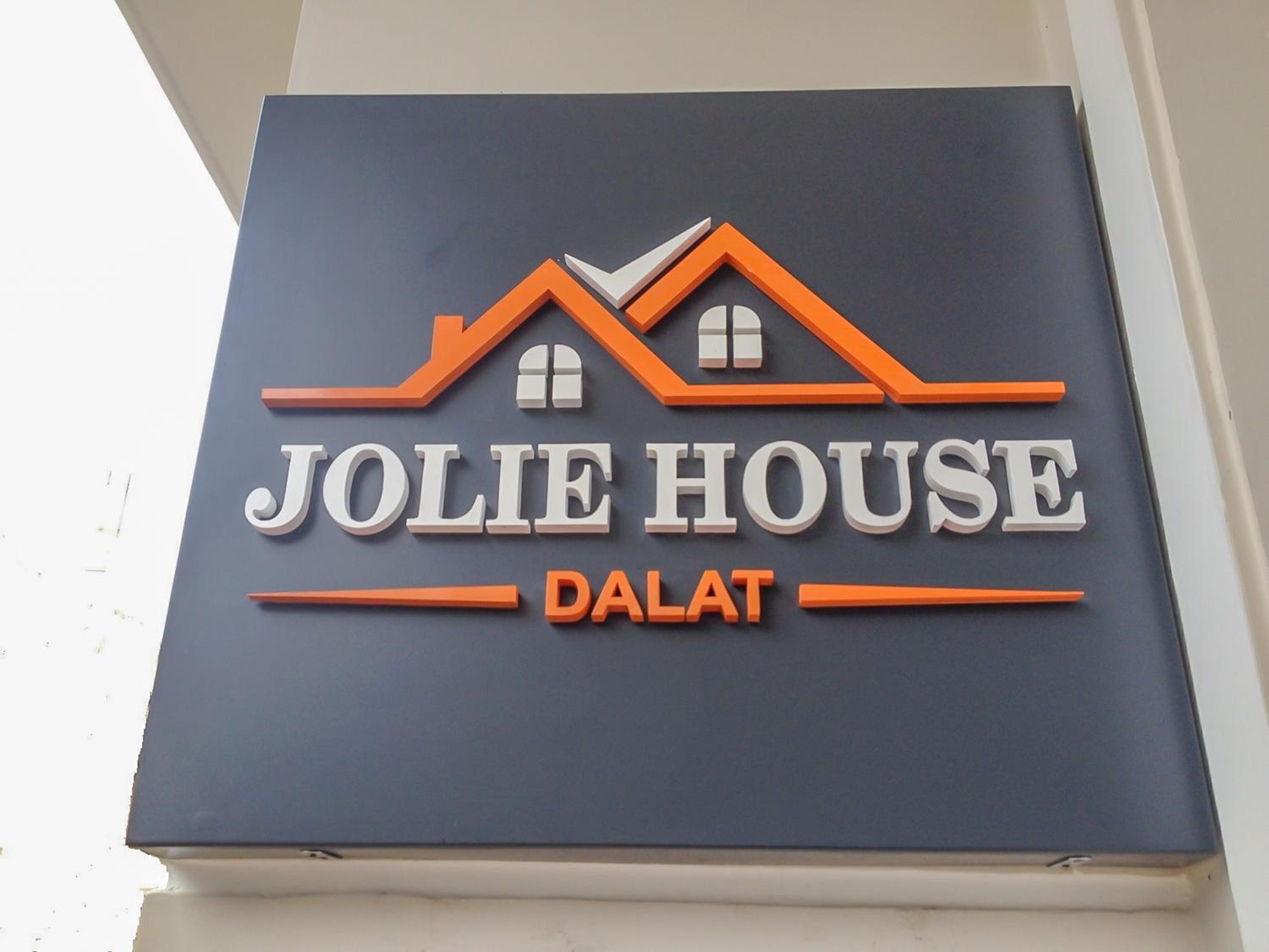 Jolie House view 4