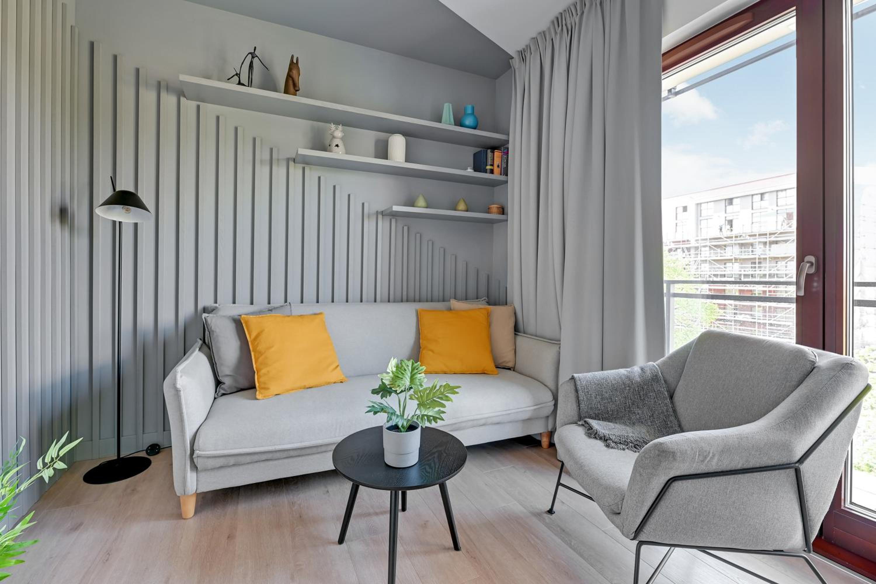 Aura III Apartments & Free Parking by Downtown Apartments