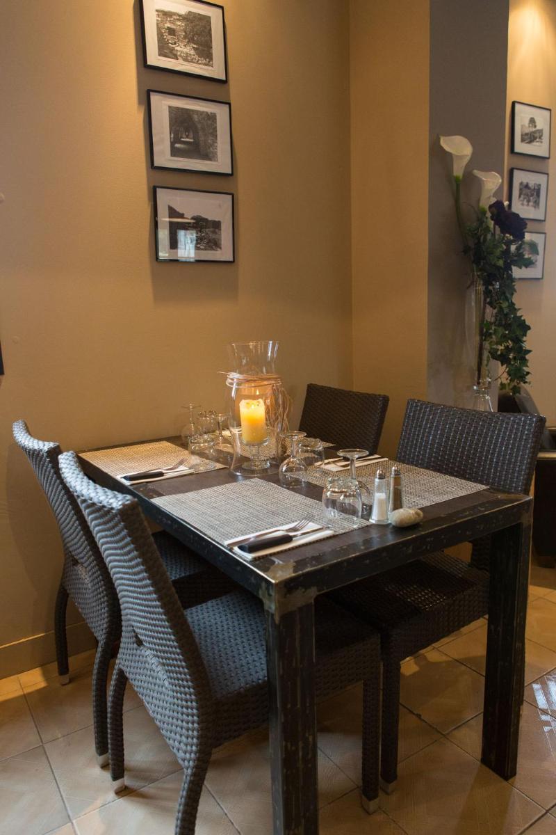 restaurant