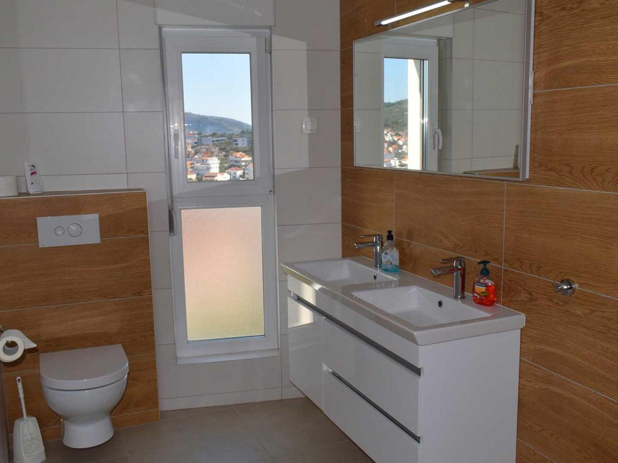Apartment Anniken en Trogir — bathroom
