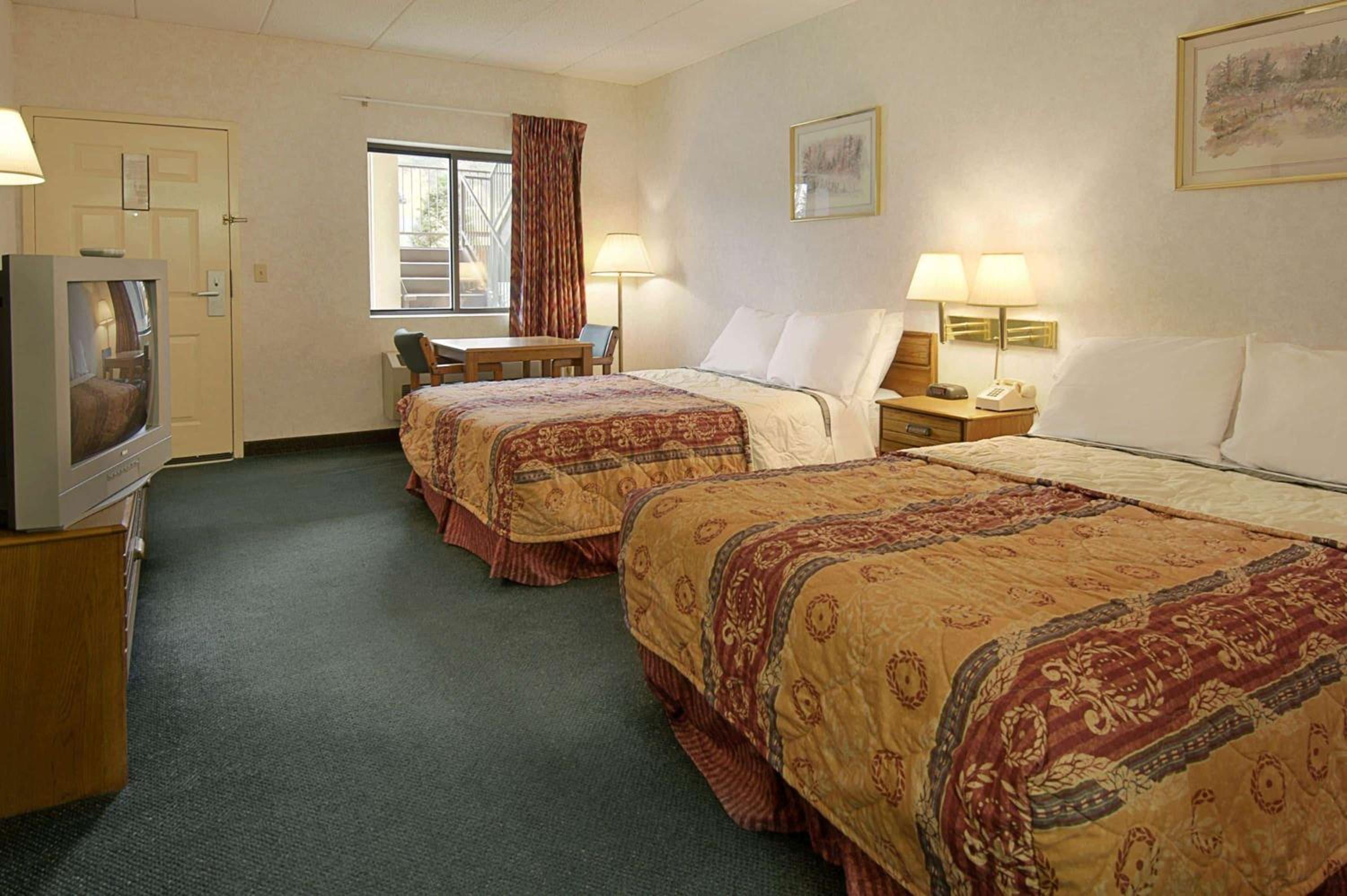 Days Inn by Wyndham Morehead view 3