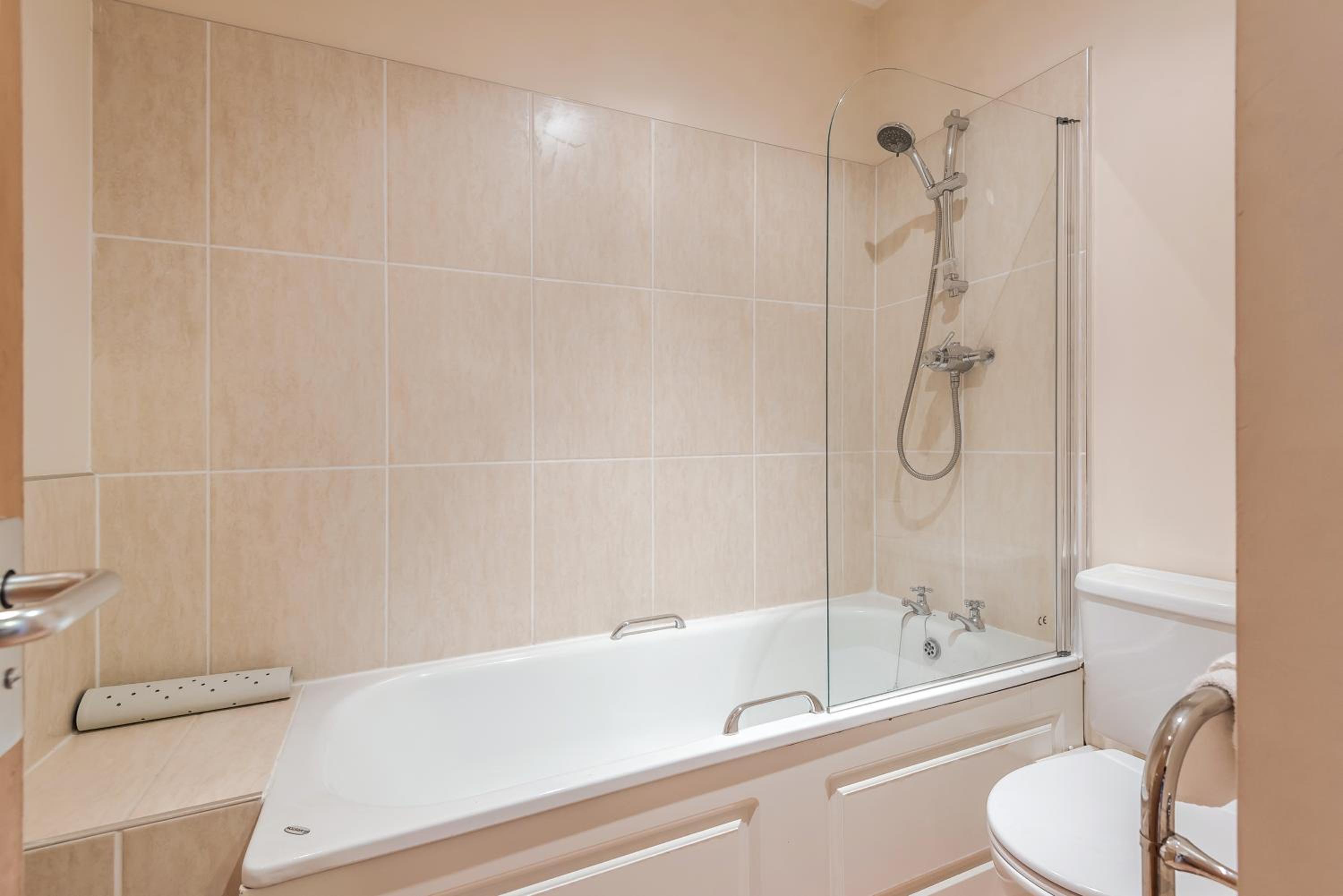 The Tannery - 2 bed 2 bath apartment with parking photo 2