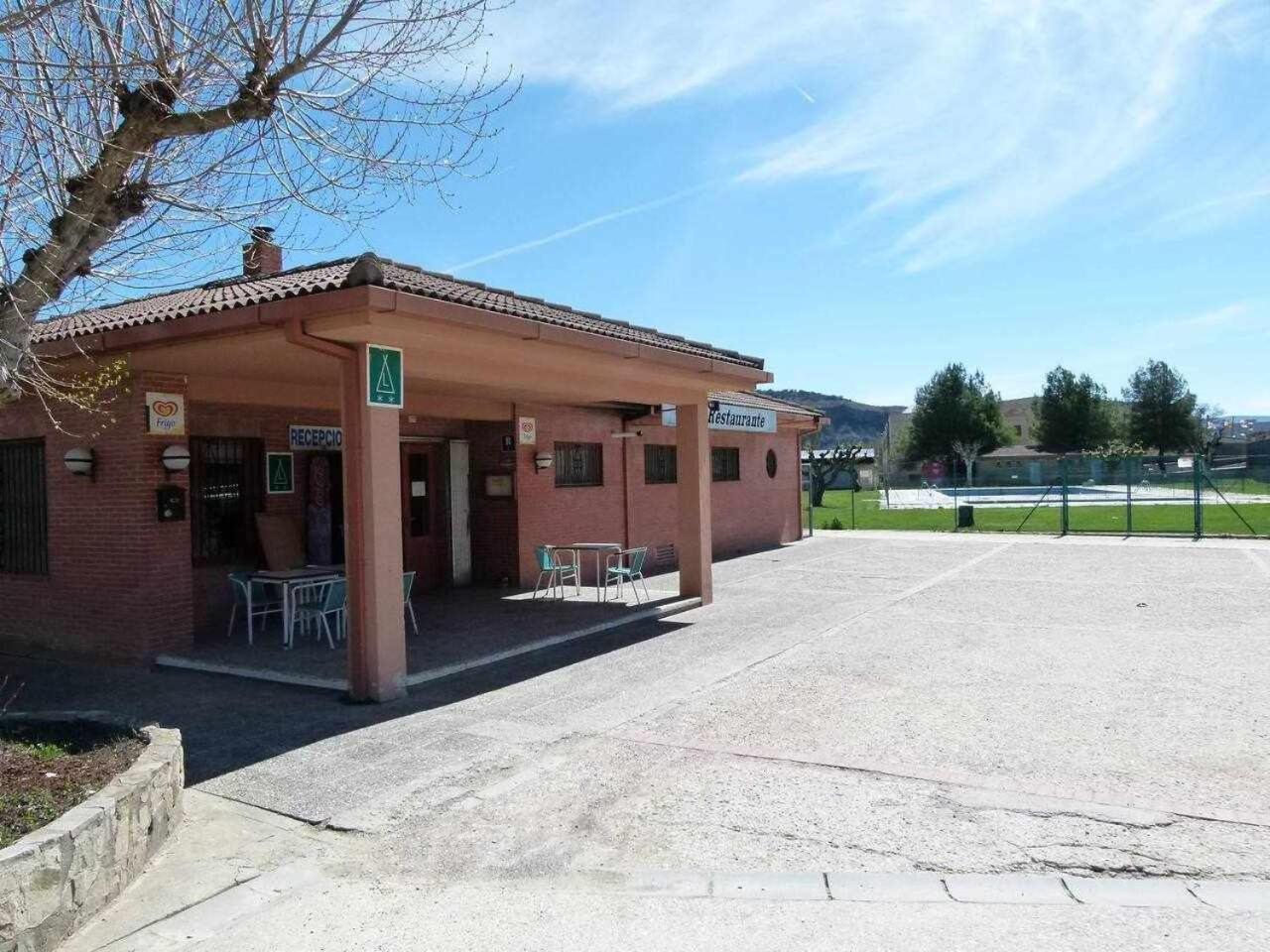 Bungalow & Camping Fuente De Regrustan view 3