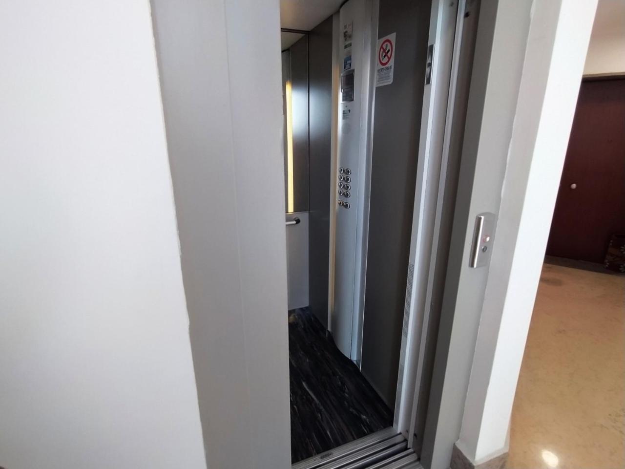 Appartamento vicino Metro C - Mirti