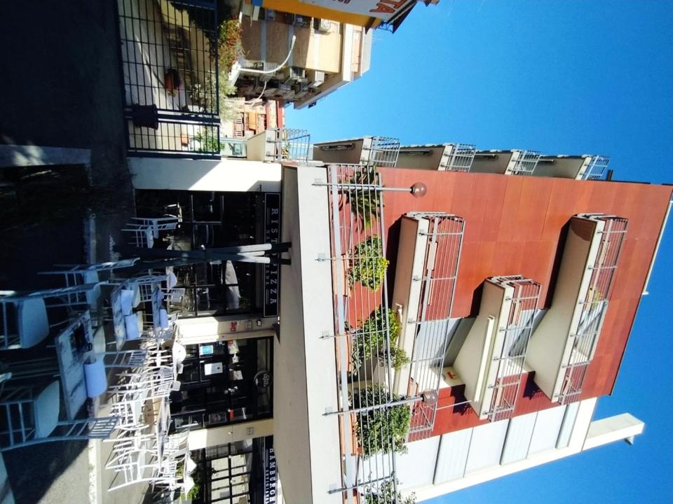 Appartamento vicino Metro C - Mirti