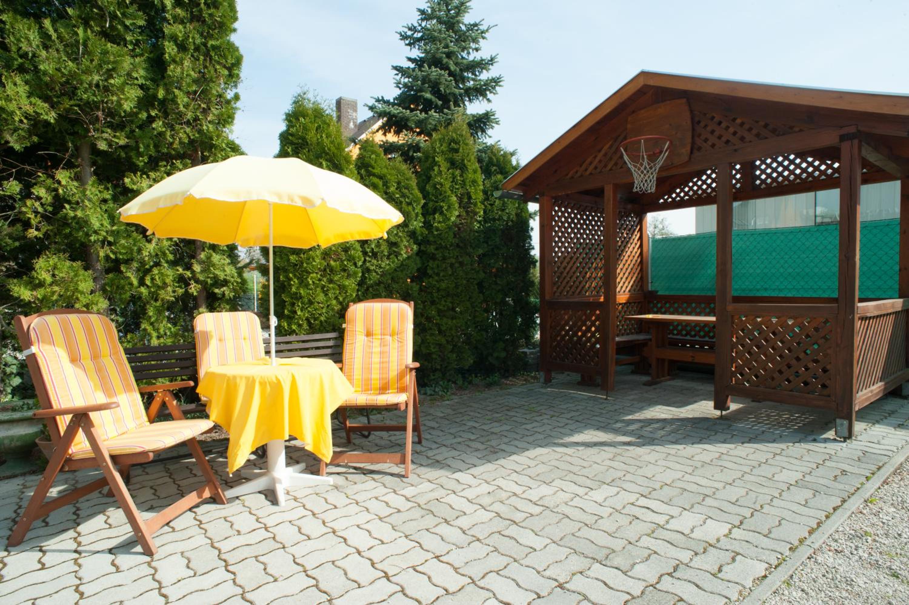 Oleander Apartman view 3