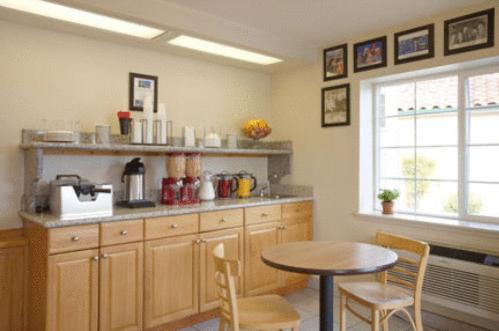 Turlock Vacations - Turlock Inn - Property Image 12