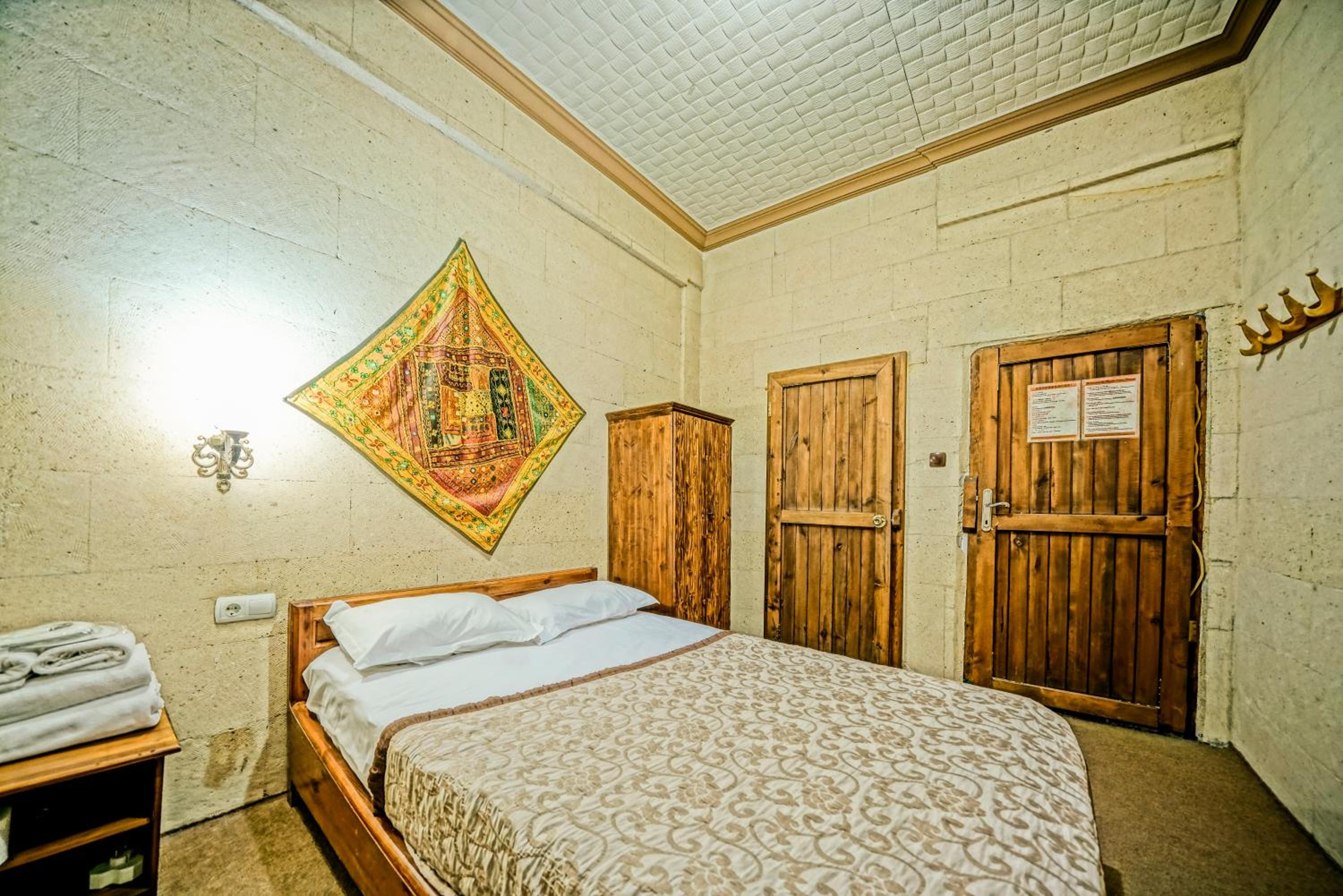 Elysee Cave House - Image 16