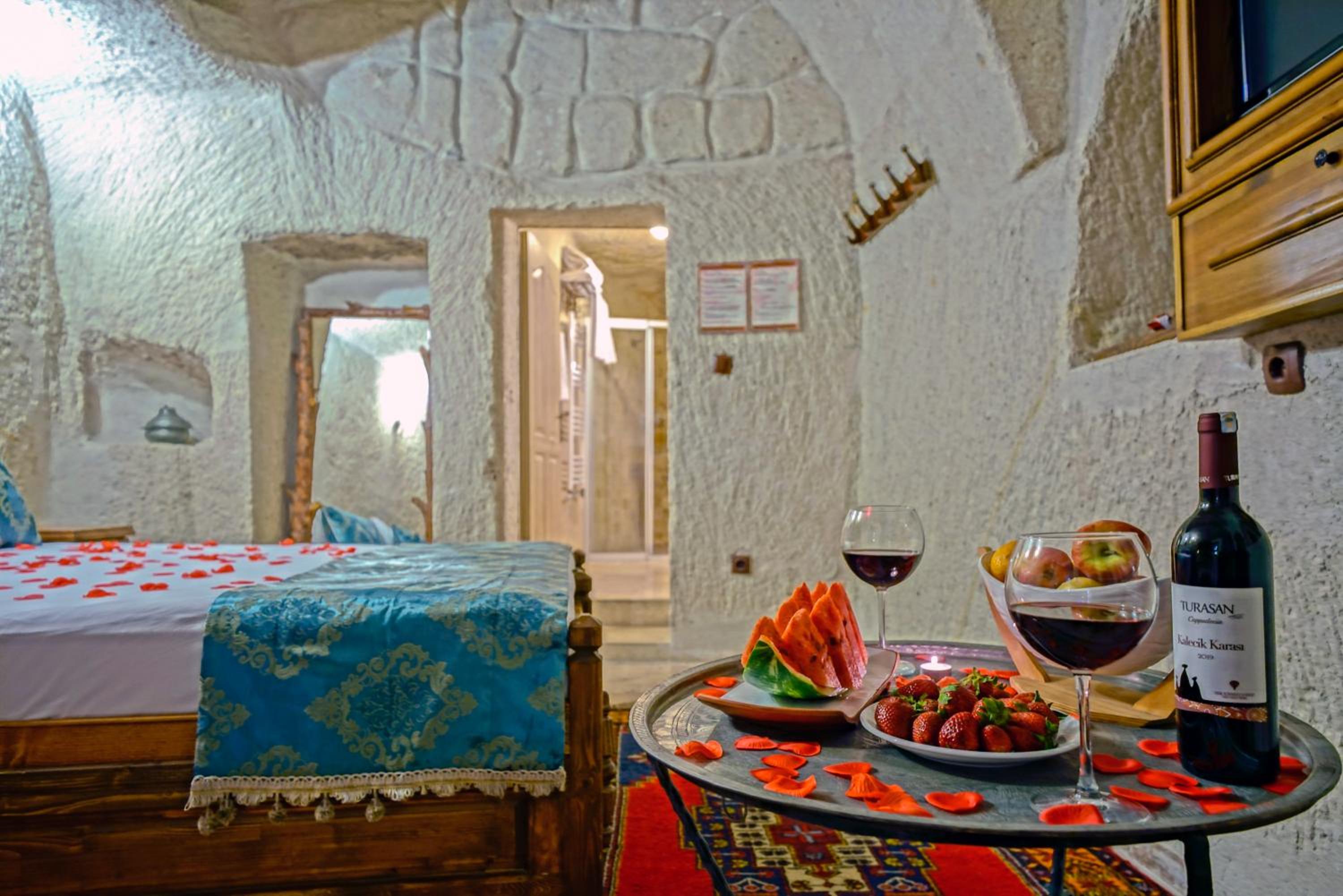 Elysee Cave House - Image 118