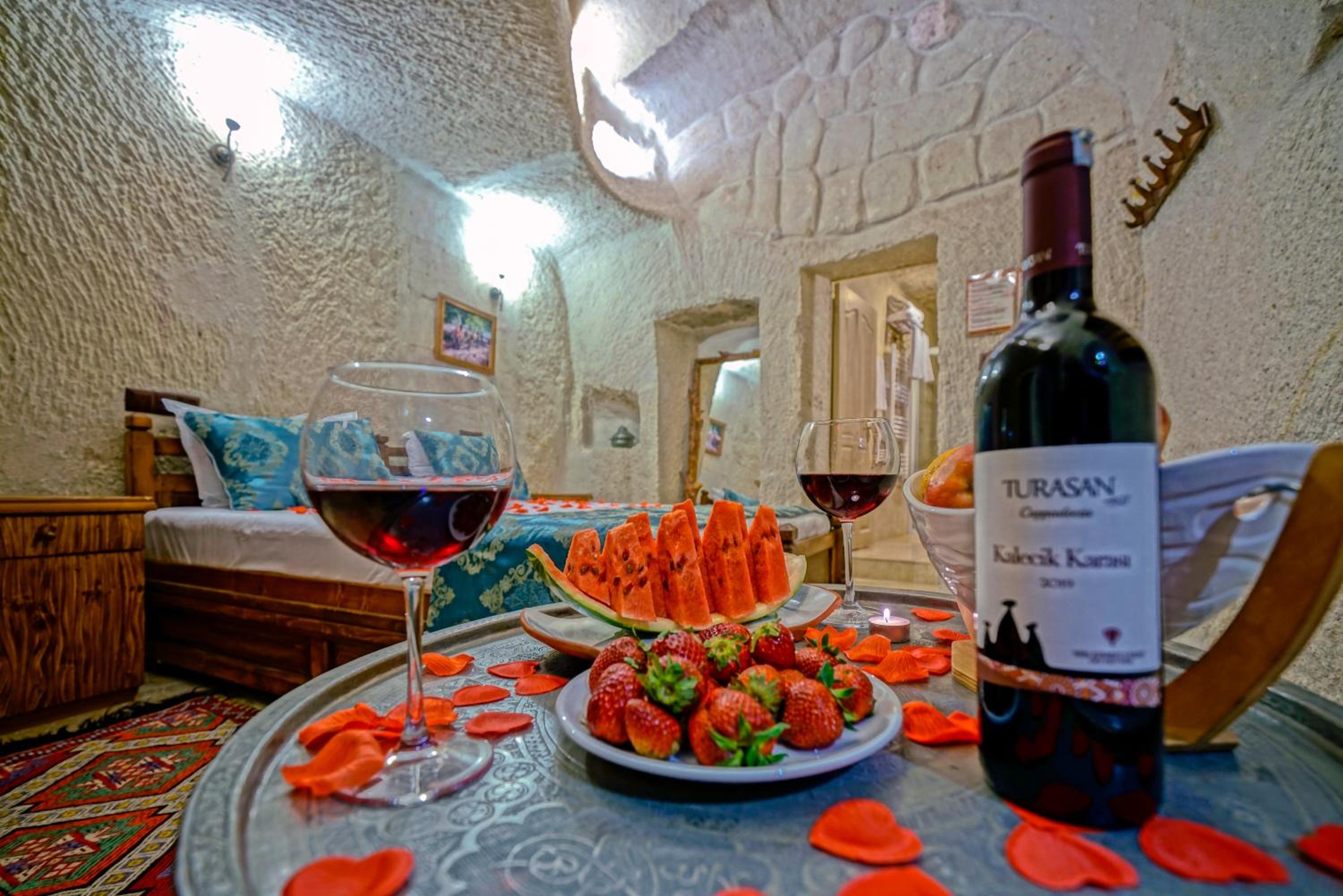 Elysee Cave House - Image 107
