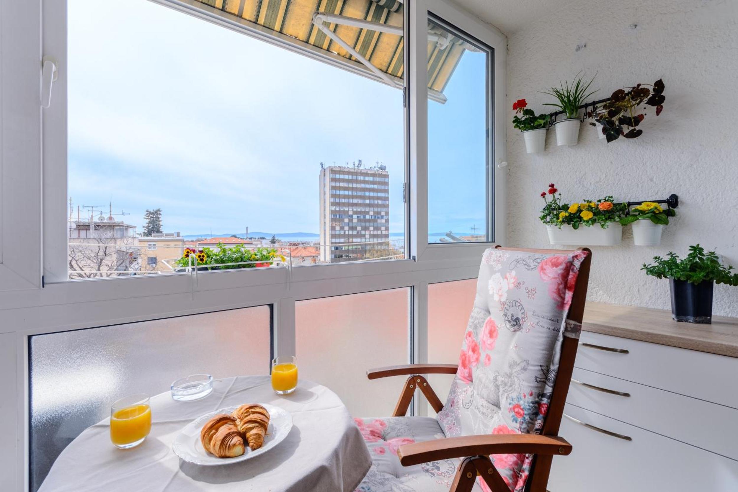 Apartment City Walk view 3