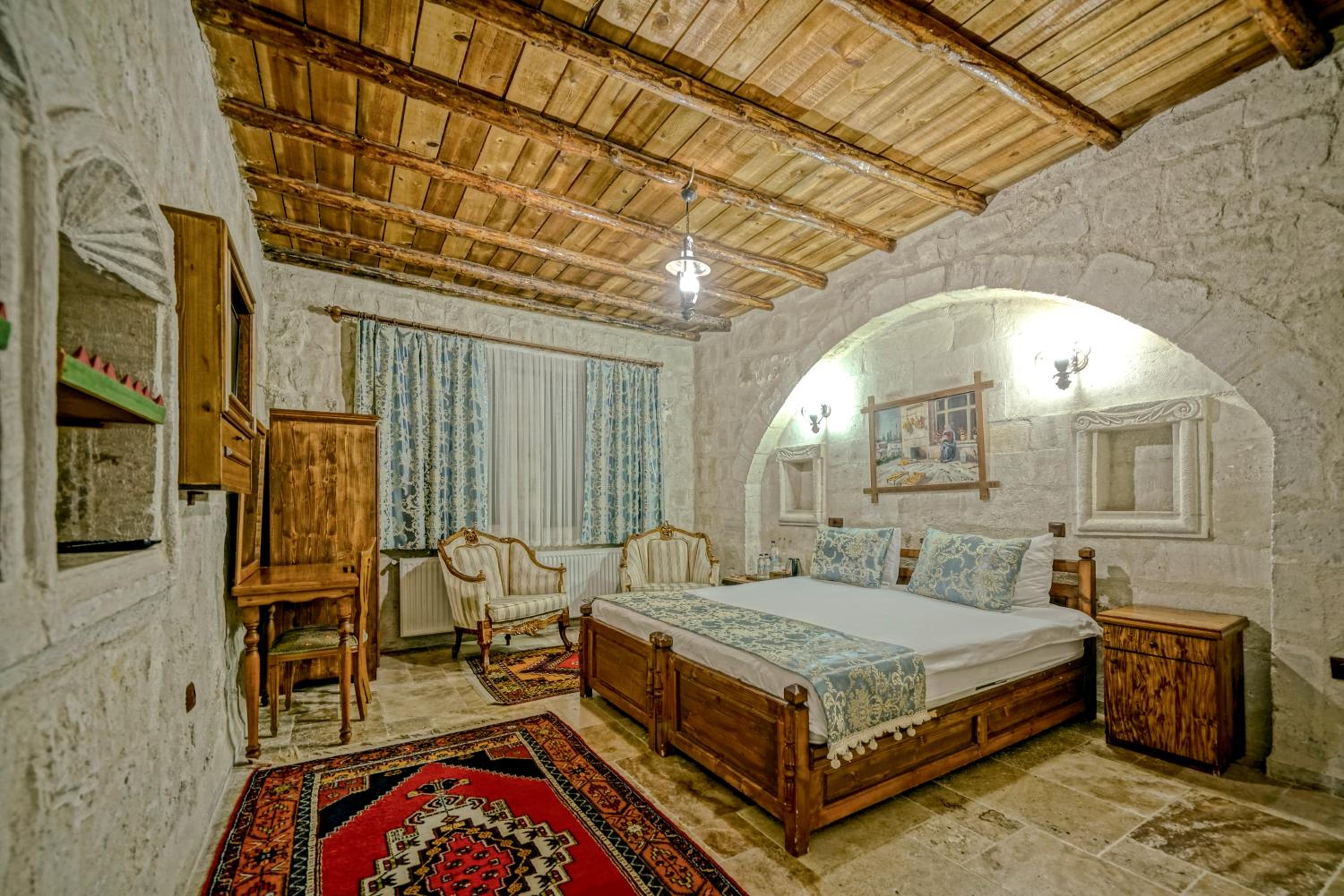 Elysee Cave House - Image 29