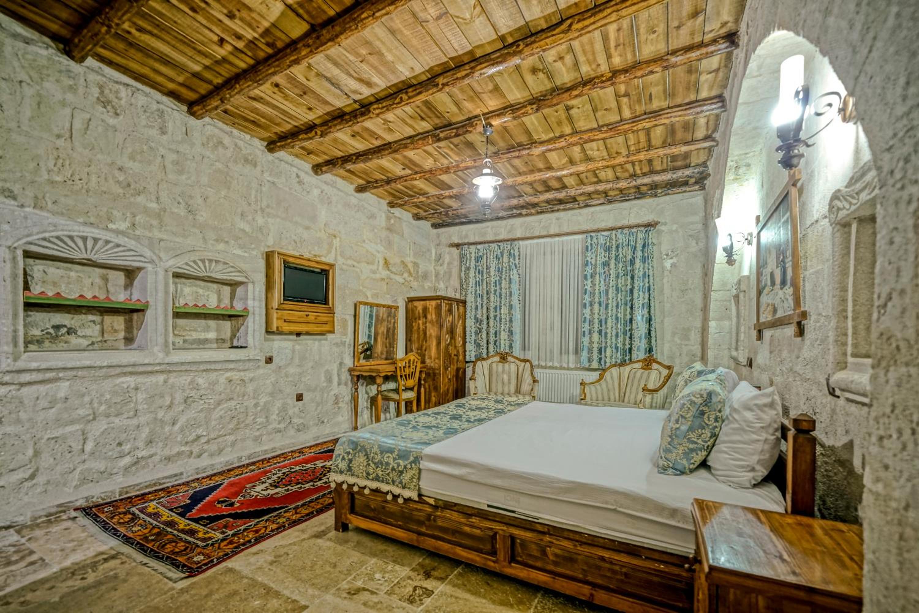 Elysee Cave House - Image 124