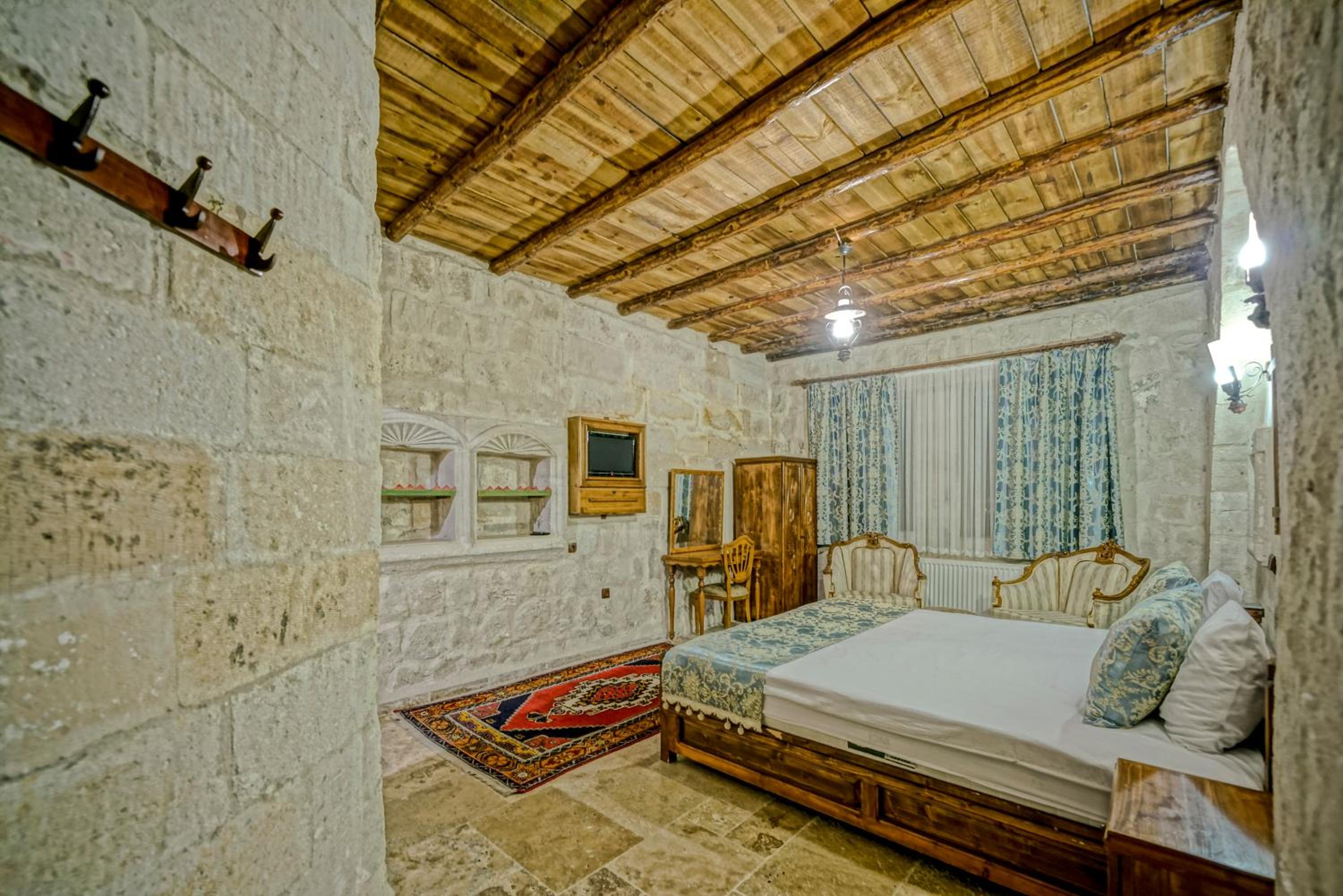 Elysee Cave House - Image 123