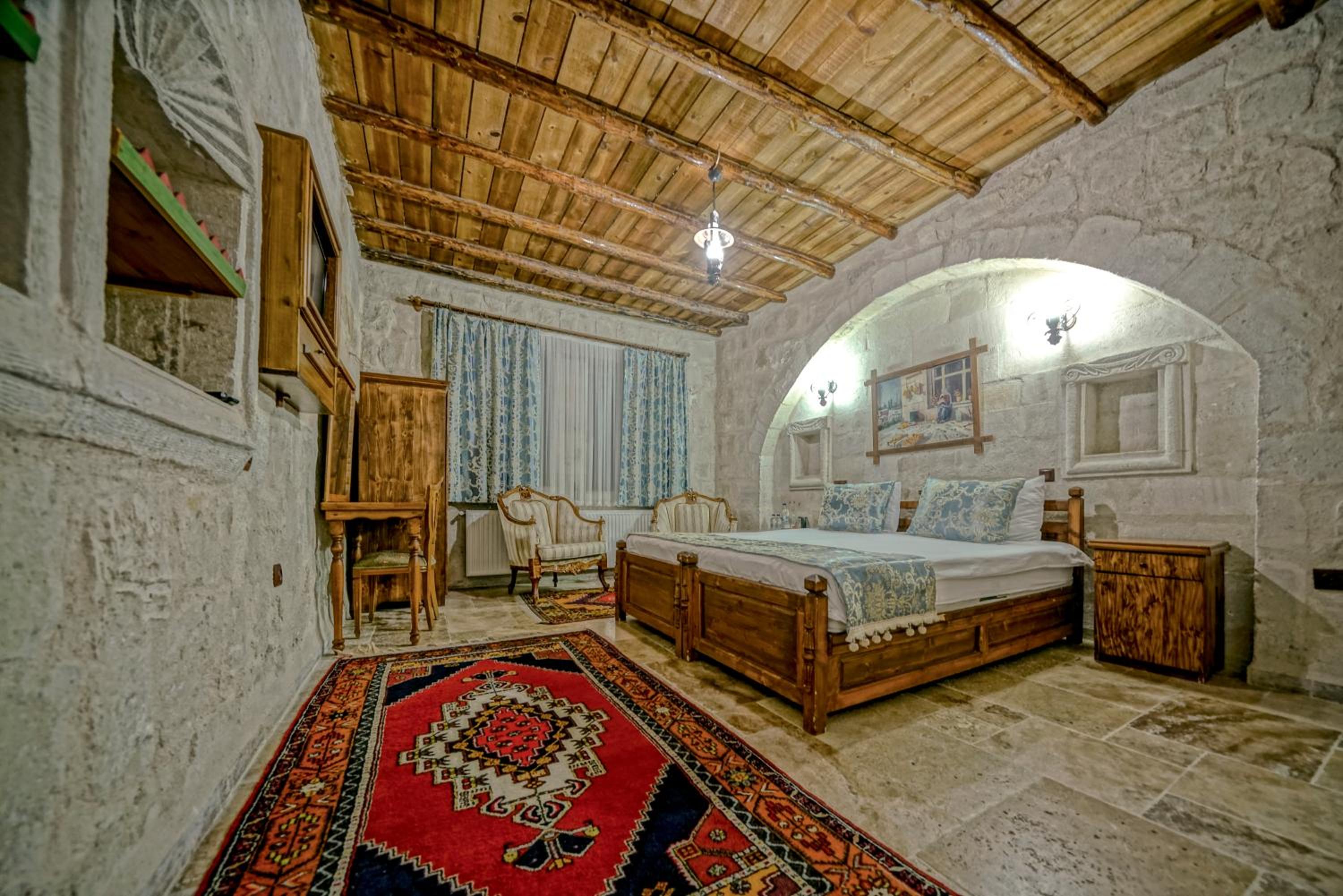 Elysee Cave House - Image 31