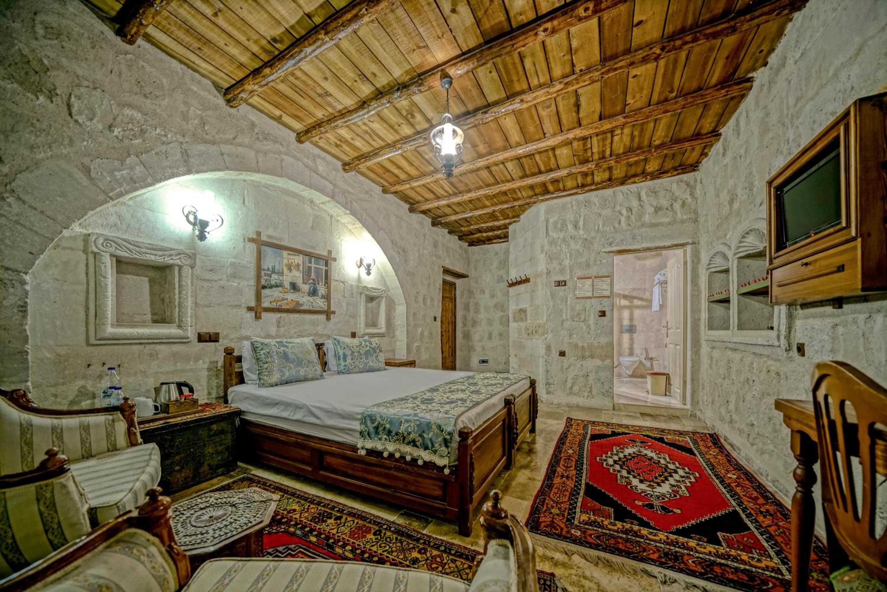 Elysee Cave House - Image 30