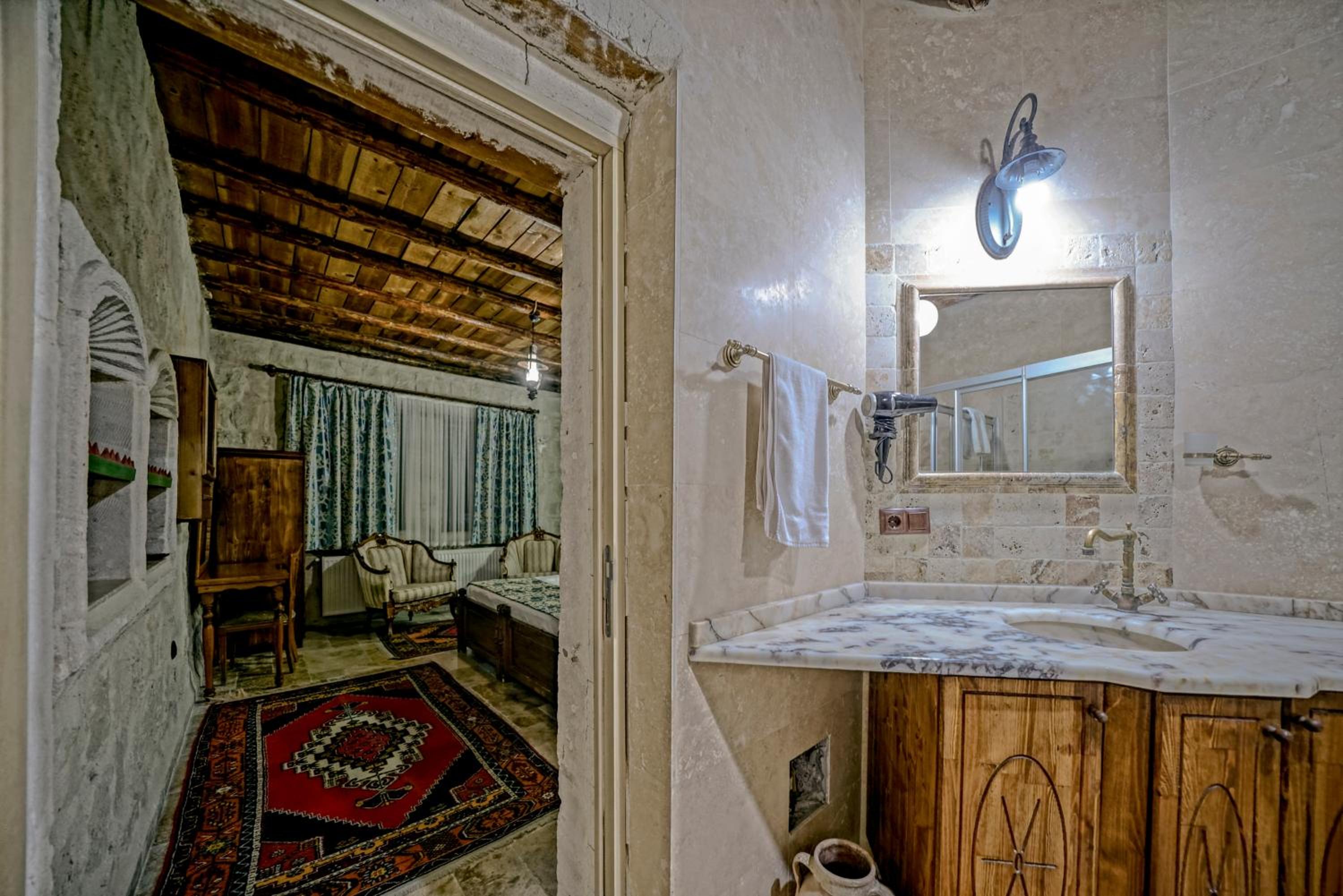 Elysee Cave House - Image 125