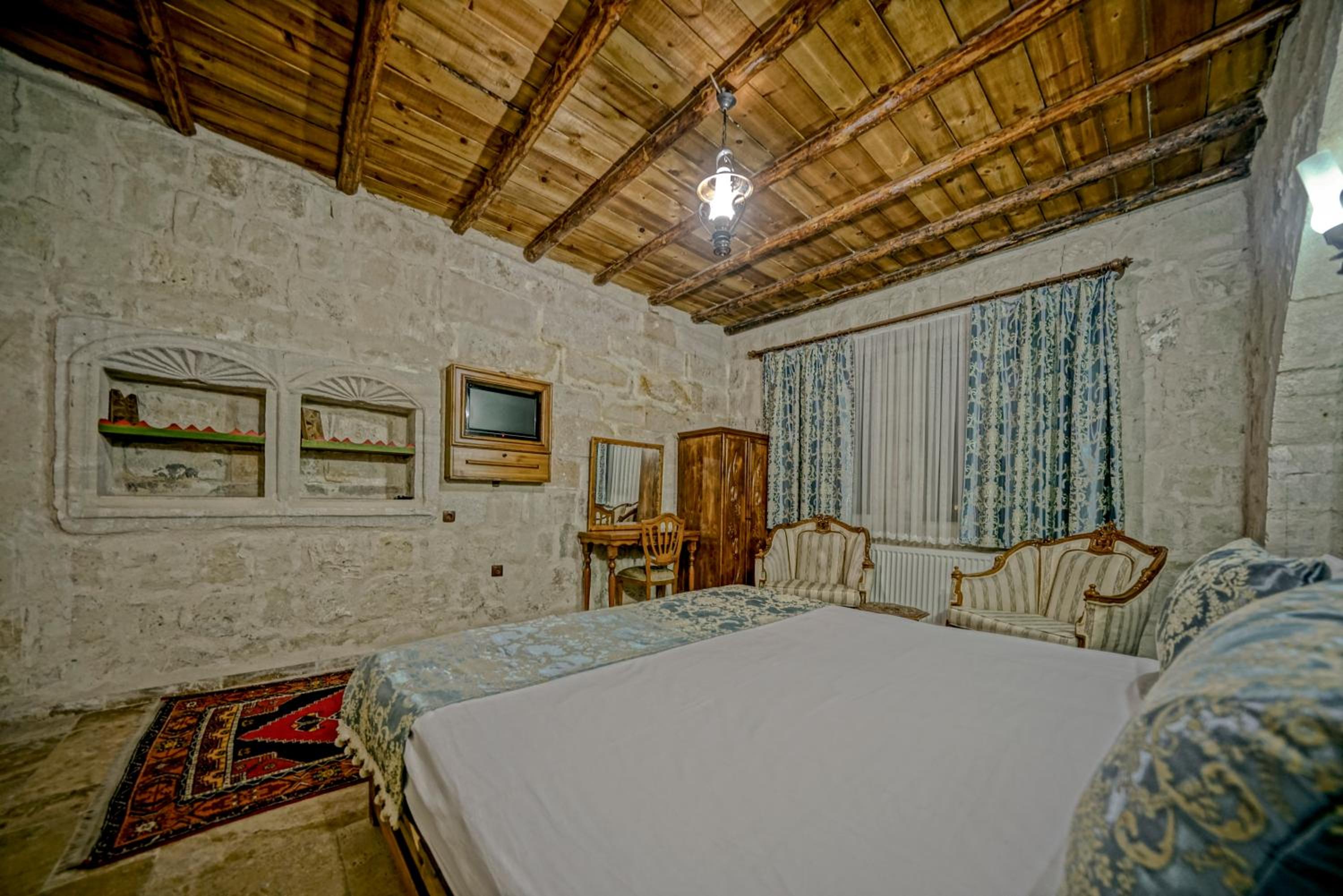 Elysee Cave House - Image 129