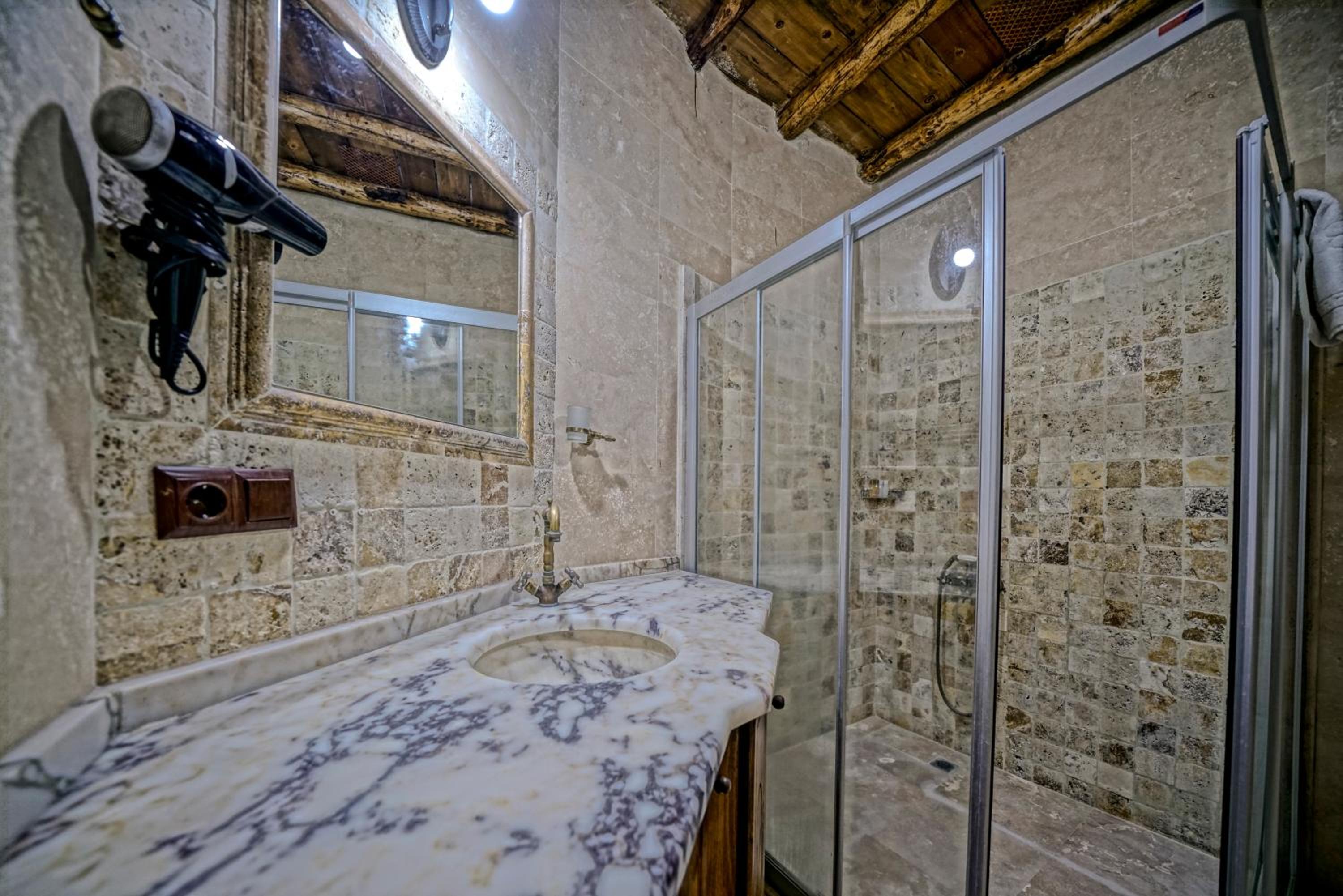 Elysee Cave House - Image 127