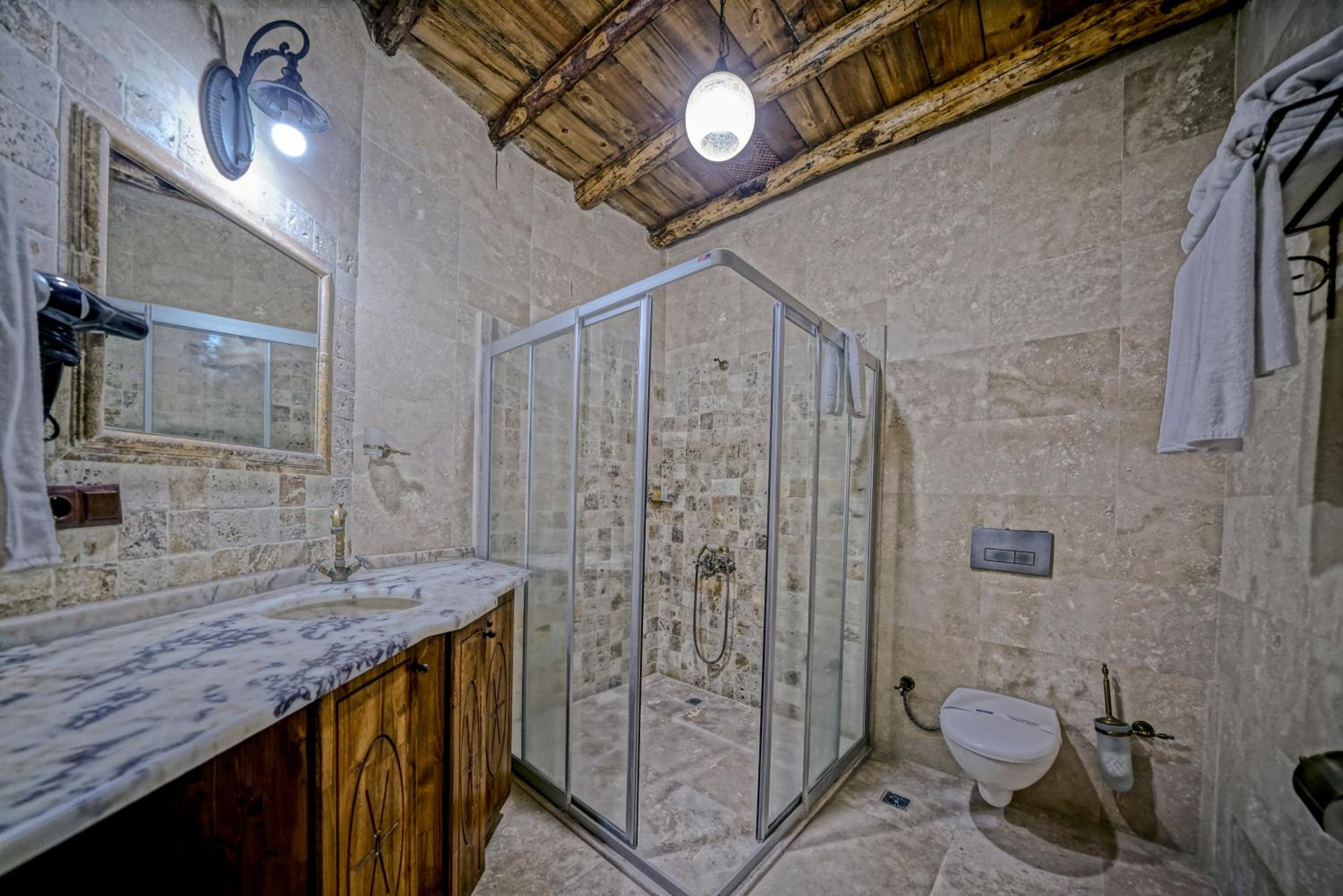 Elysee Cave House - Image 33