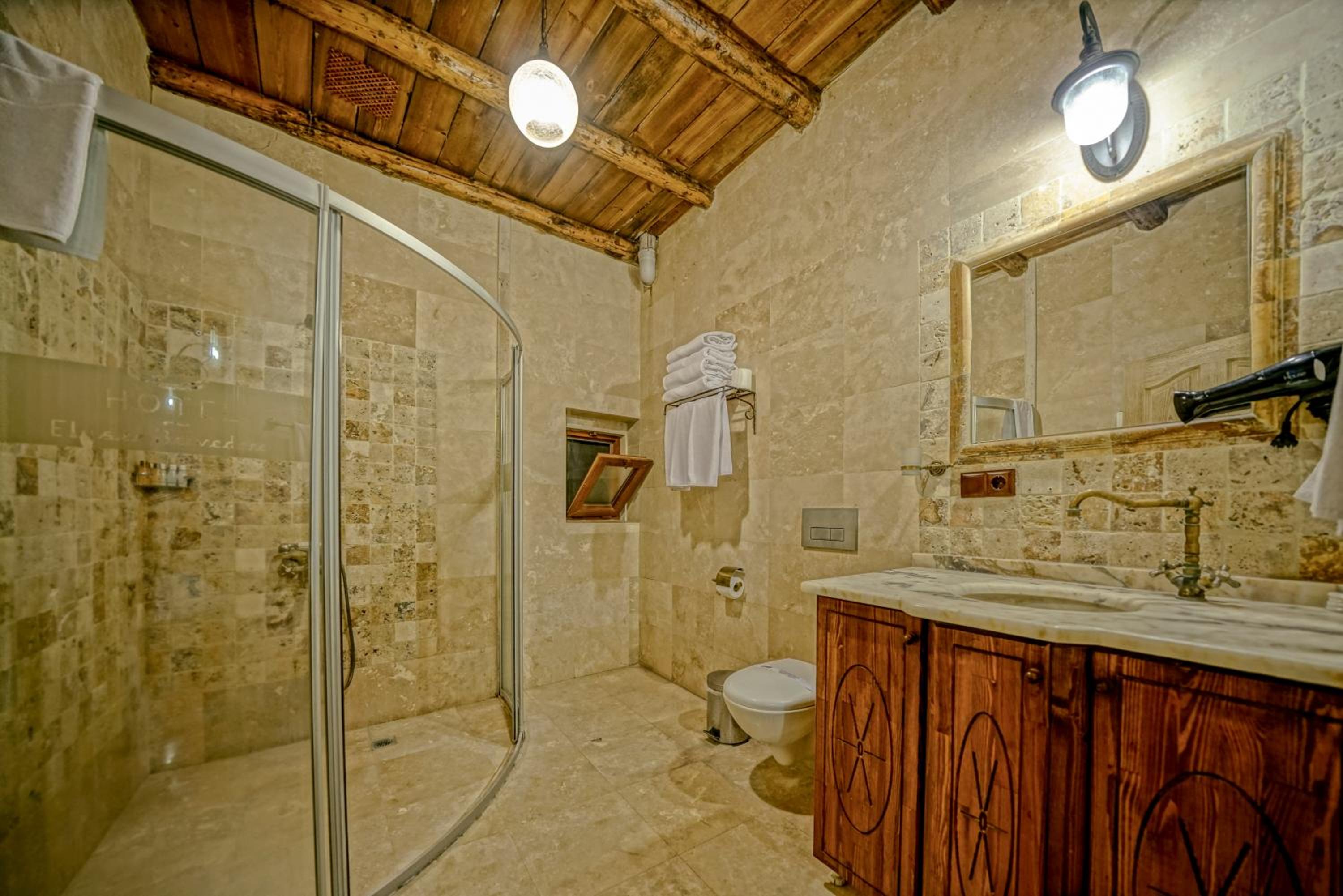 Elysee Cave House - Image 135