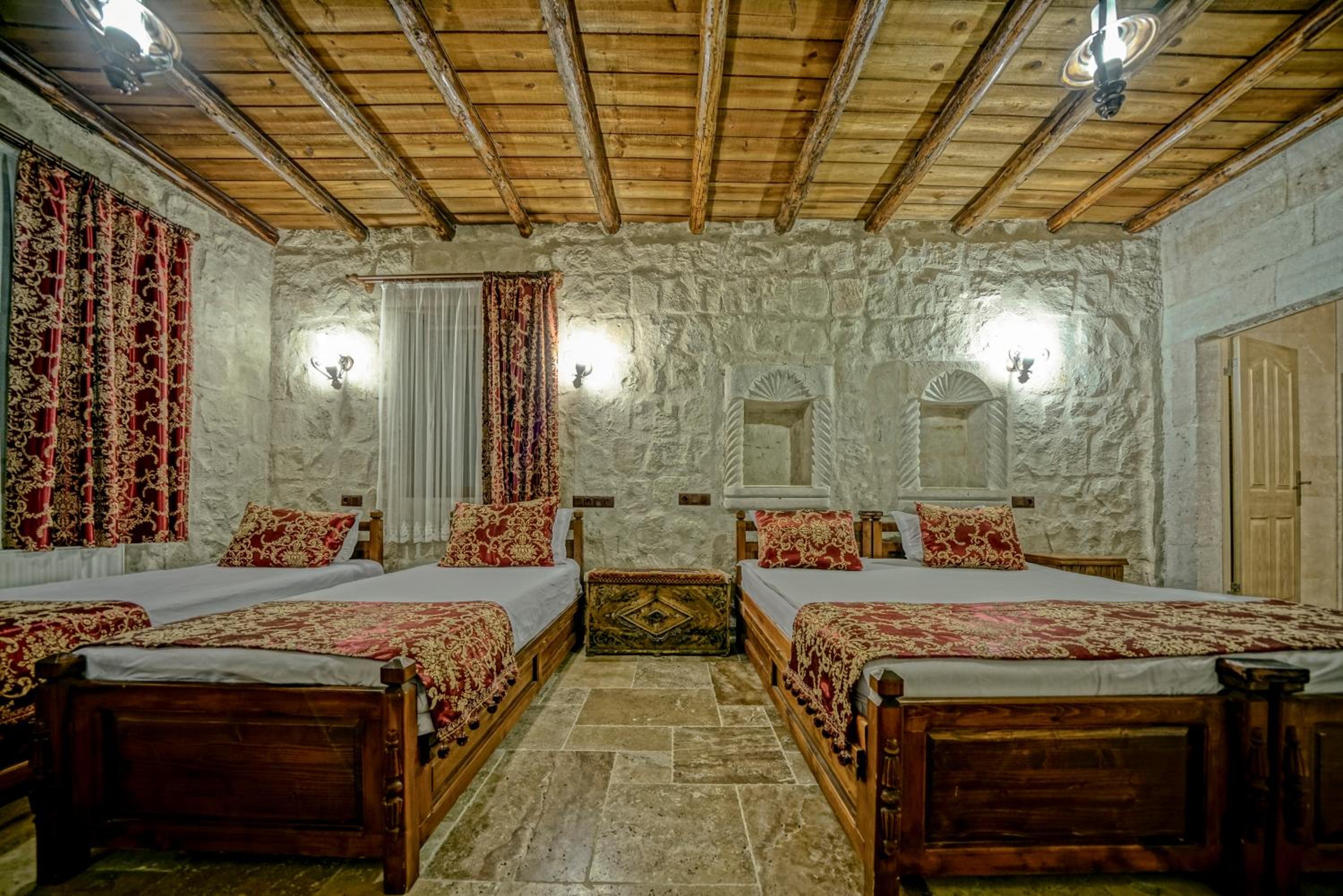 Elysee Cave House - Image 133