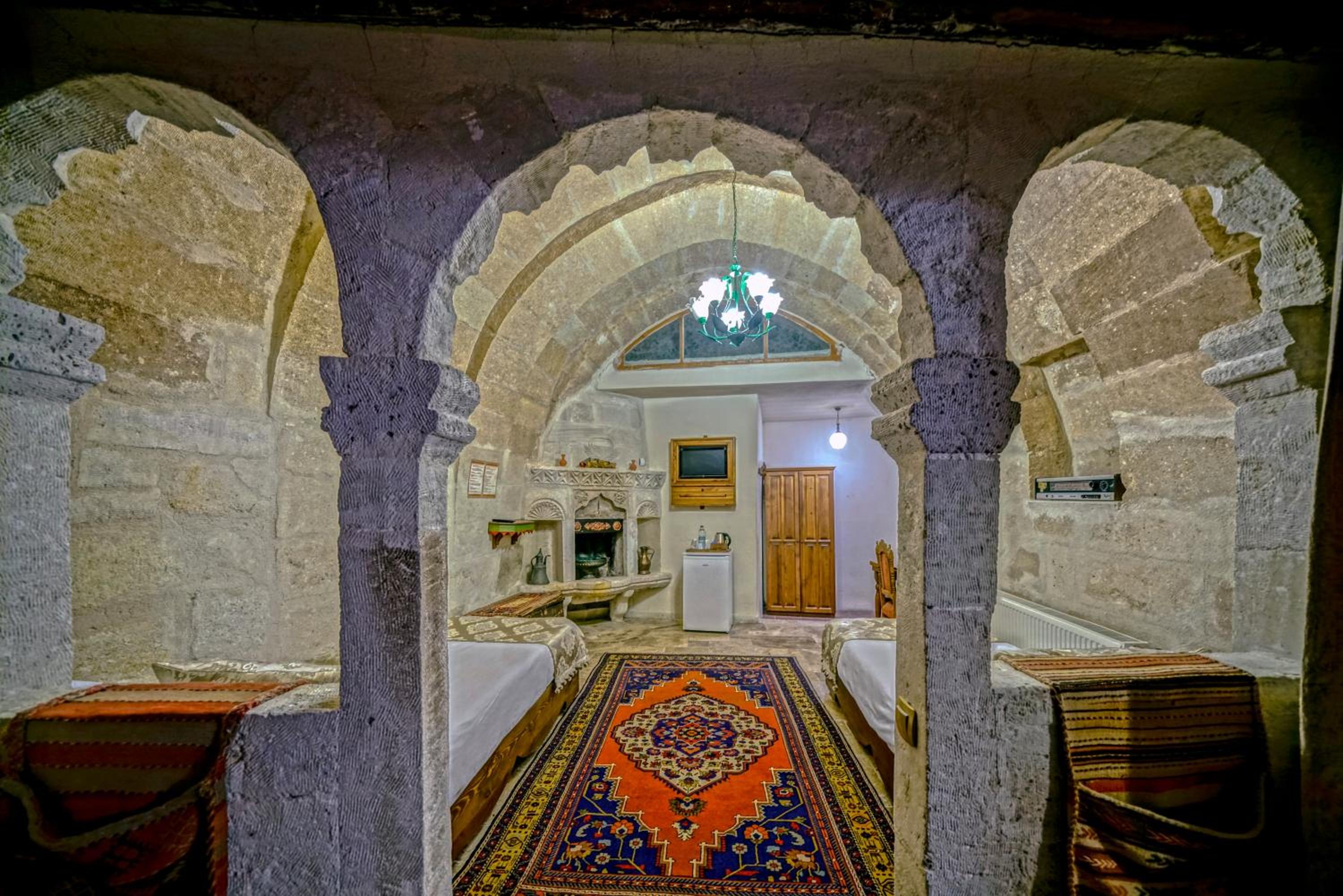 Elysee Cave House - Image 42