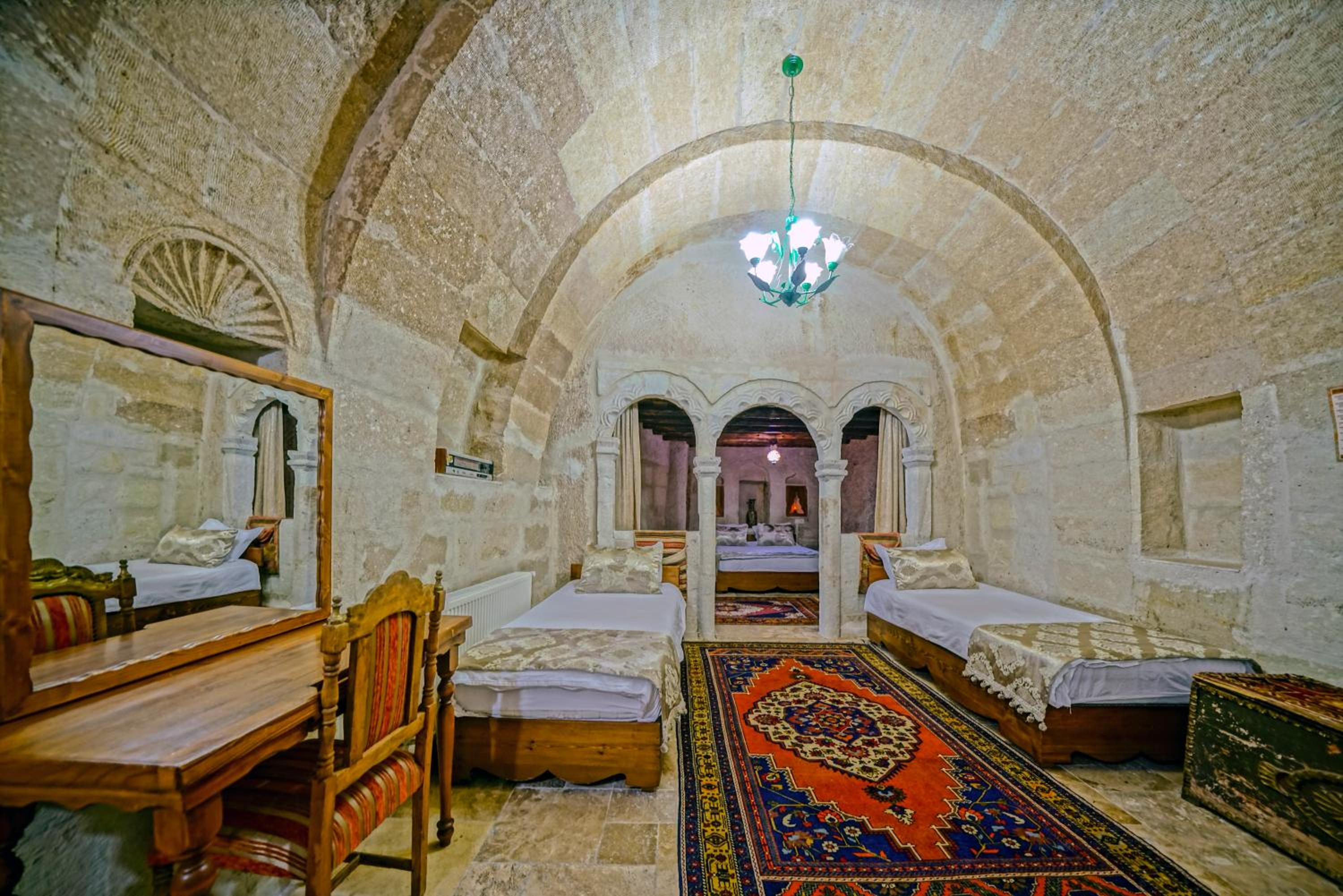 Elysee Cave House - Image 40